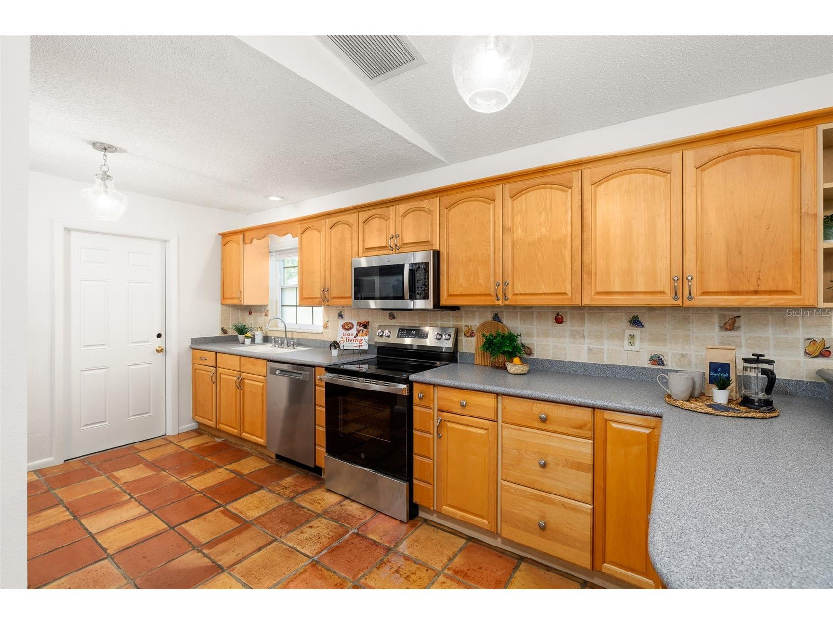 2908 W Ballast Point Boulevard Tampa FL 33611 TB8512511 image15