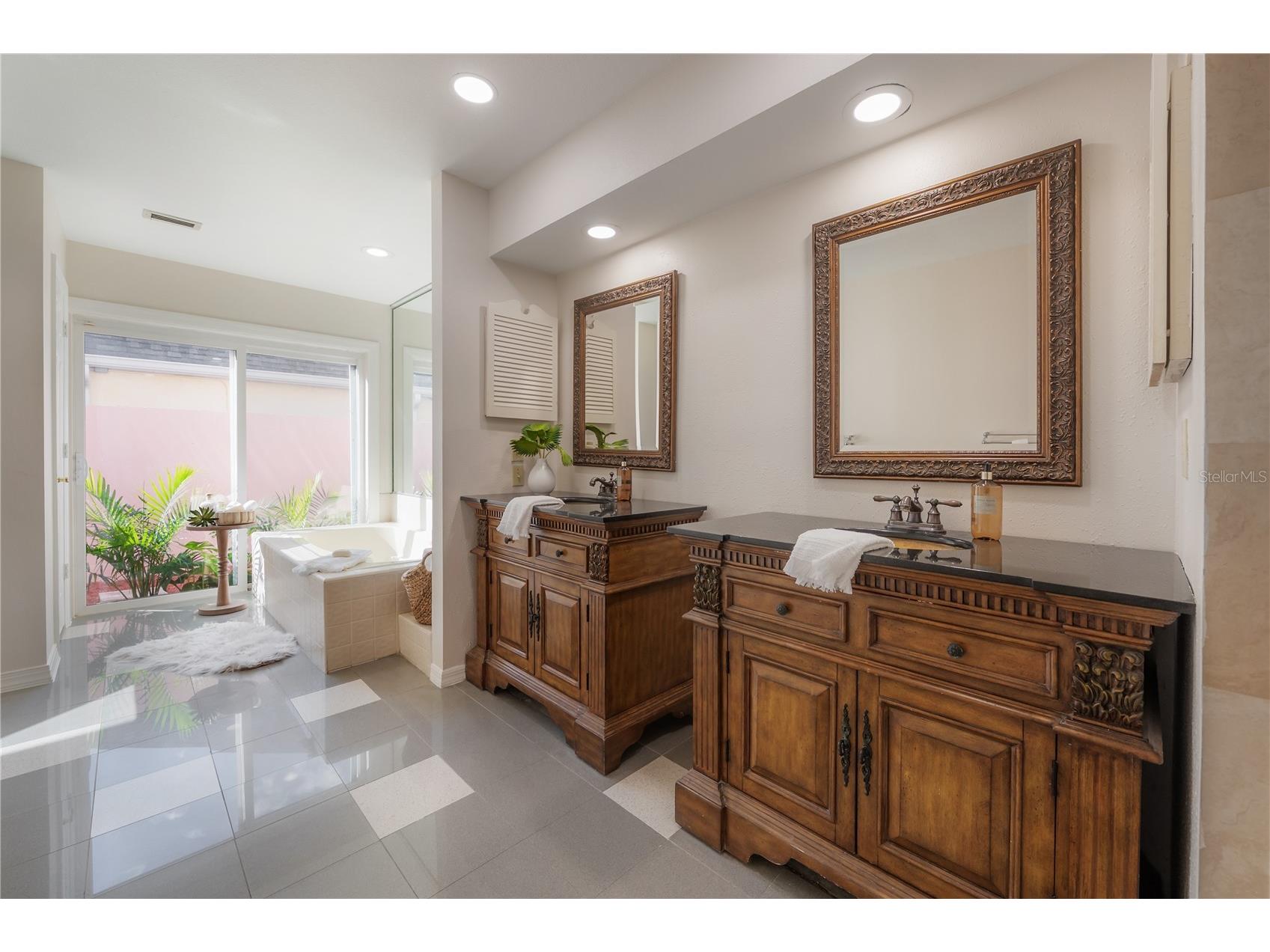 2908 Whittington Place Tampa FL 33618 TB8463409 image48