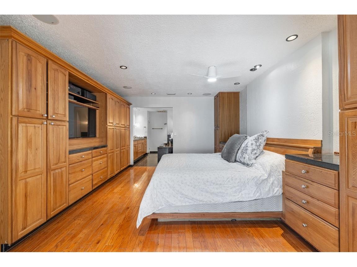 291 2nd Street W Tierra Verde FL 33715 TB8412045 image22