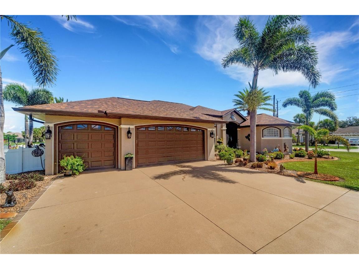 291 Rotonda Blvd E Rotonda West FL 33947 A4580737 image1