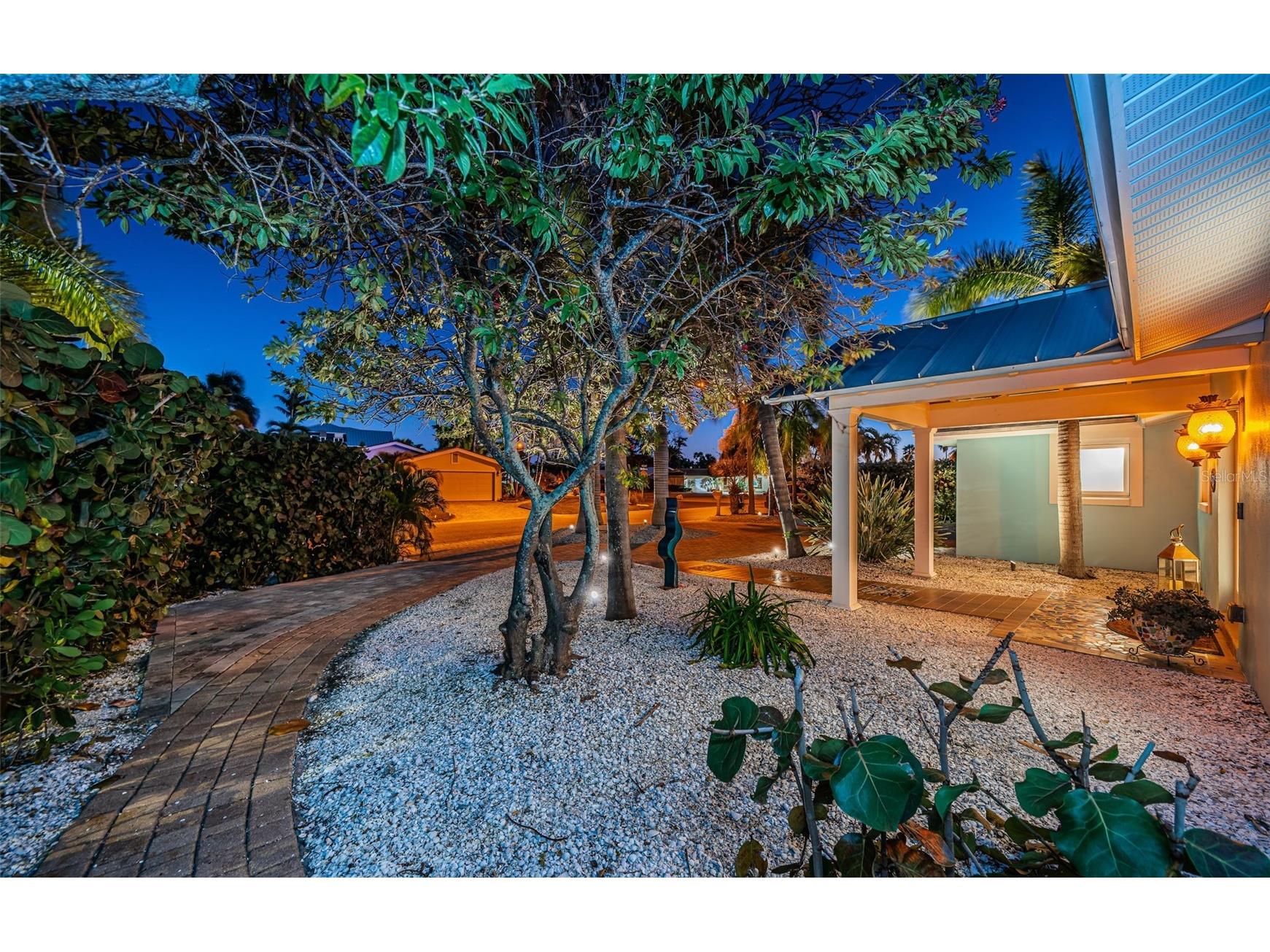 2910 Alton Drive Saint Pete Beach FL 33706 - PASS A GRILLE BACK CHANNEL TB8467693 image11