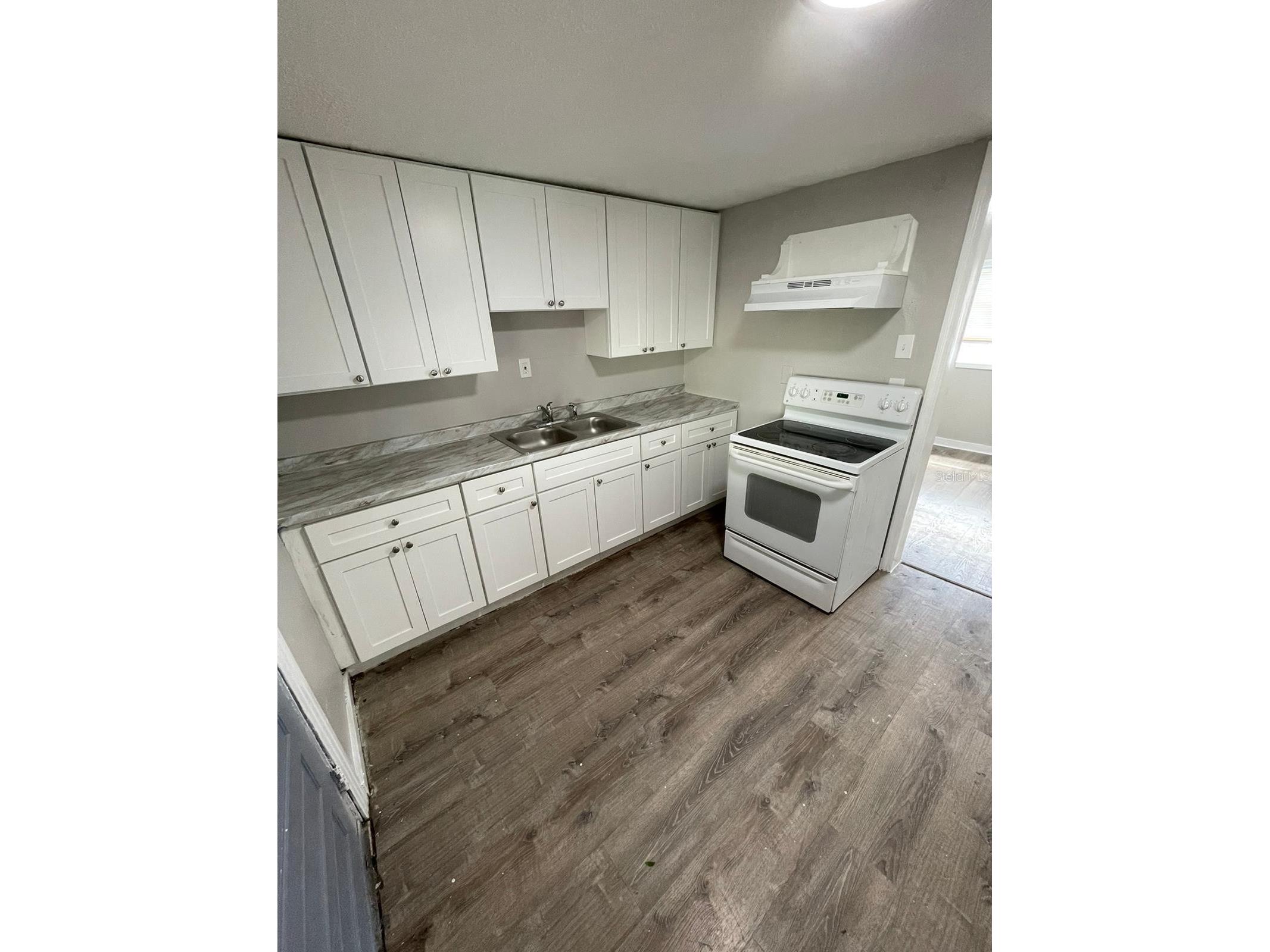 2910 E Emma Street Tampa FL 33610 L4958573 image8