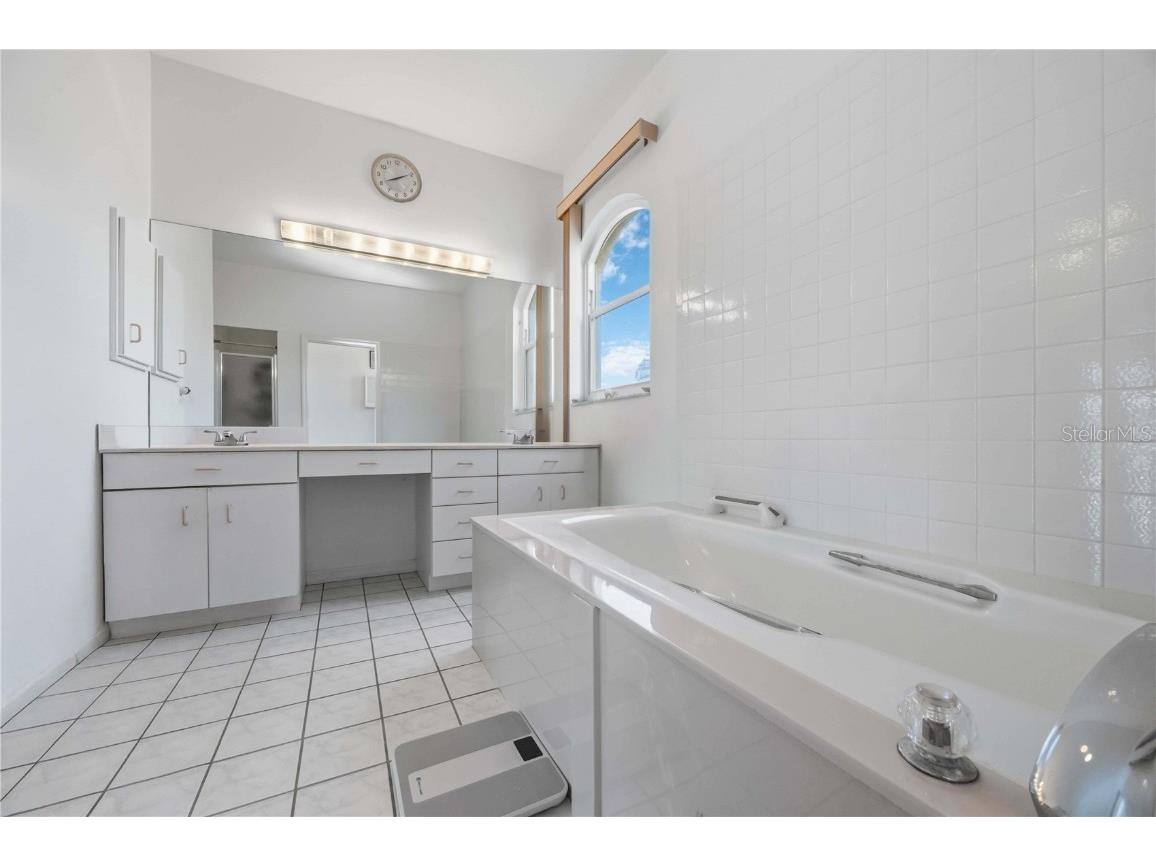 2910 Hermitage Boulevard Venice FL 34292 A4674607 image32