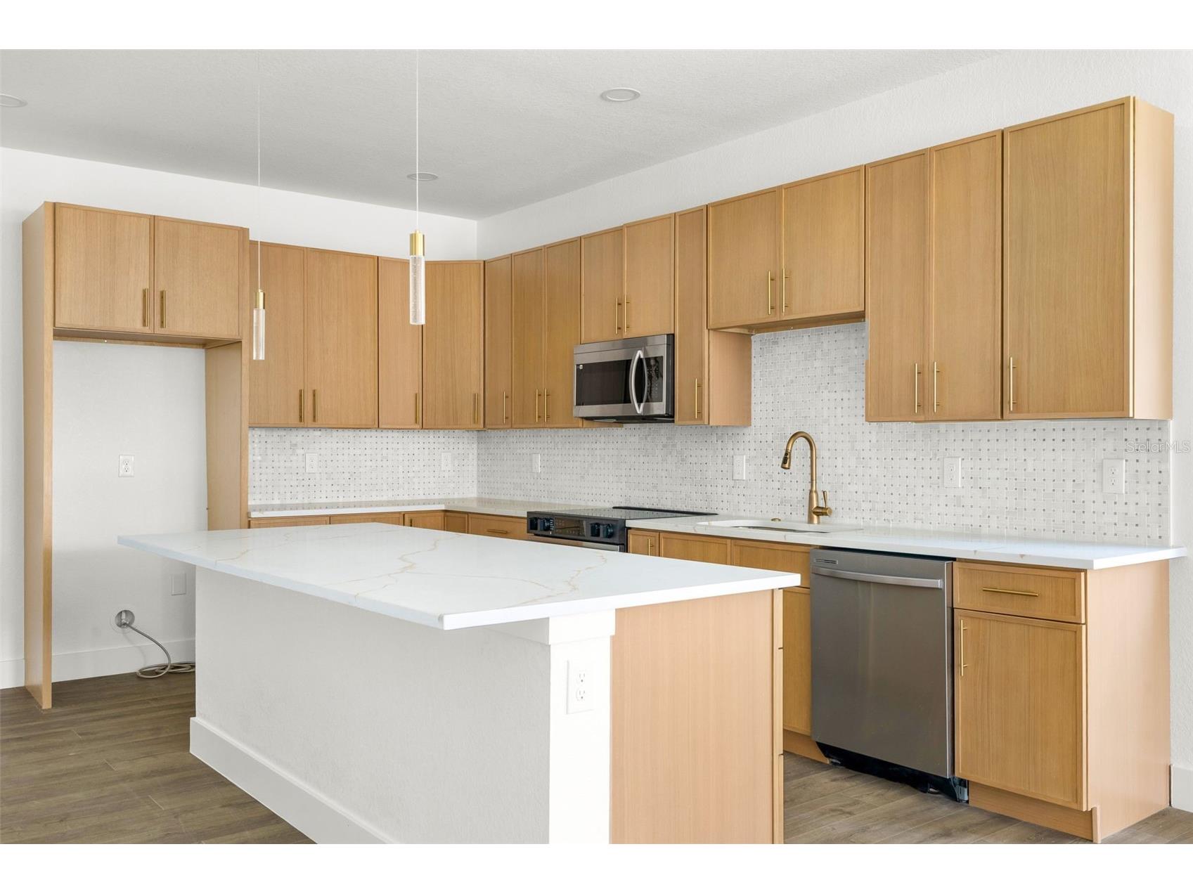 2910 N 21st Street Tampa FL 33605 A4694368 image6