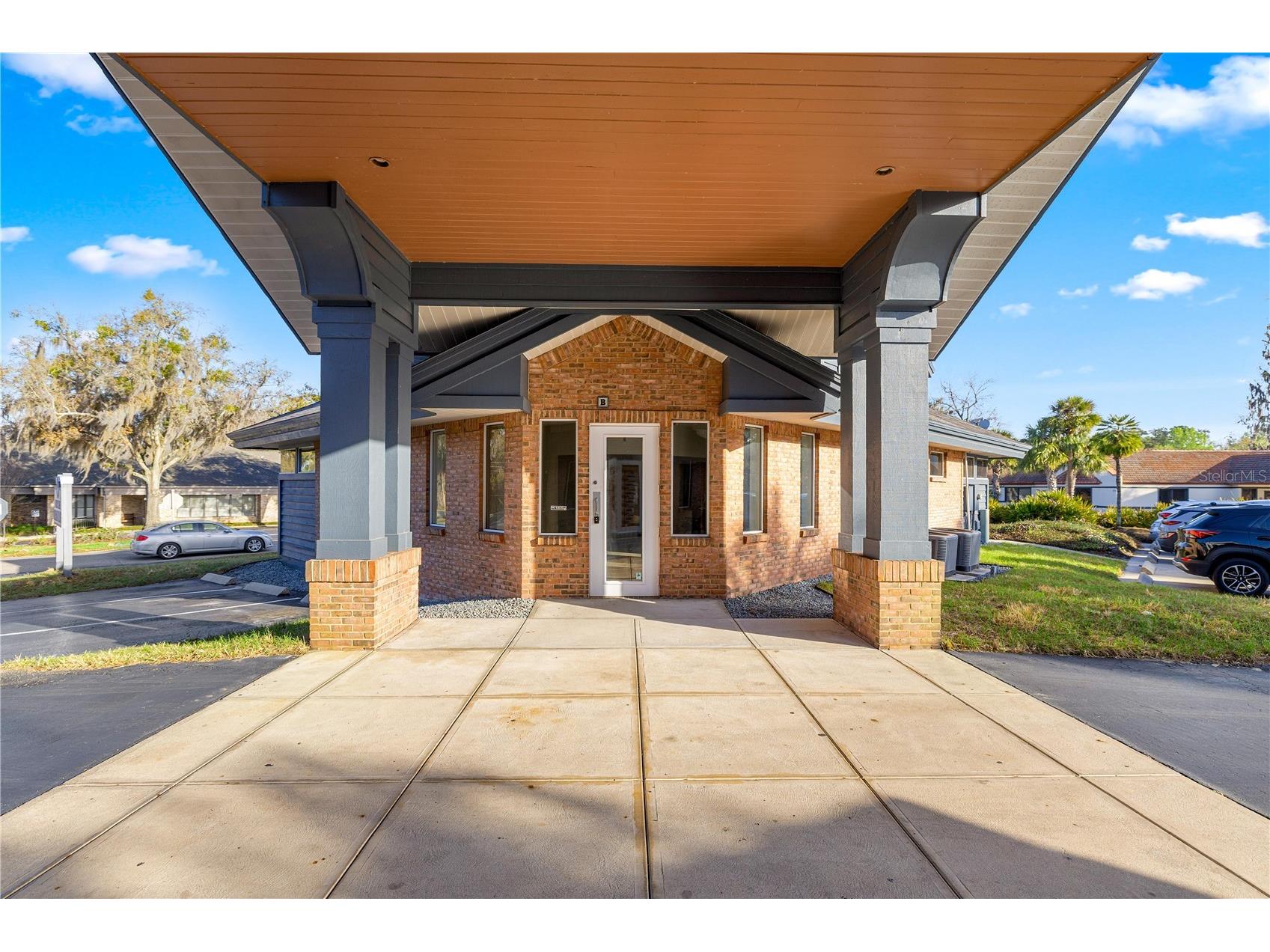 2910 SE 3rd Court #B Ocala FL 34471 OM708202 image1