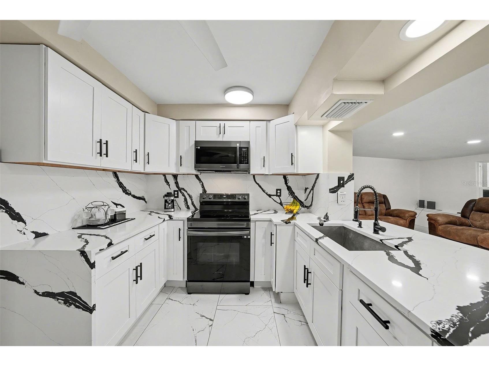2910 W Burke Street Tampa FL 33614 TB8467672 image10
