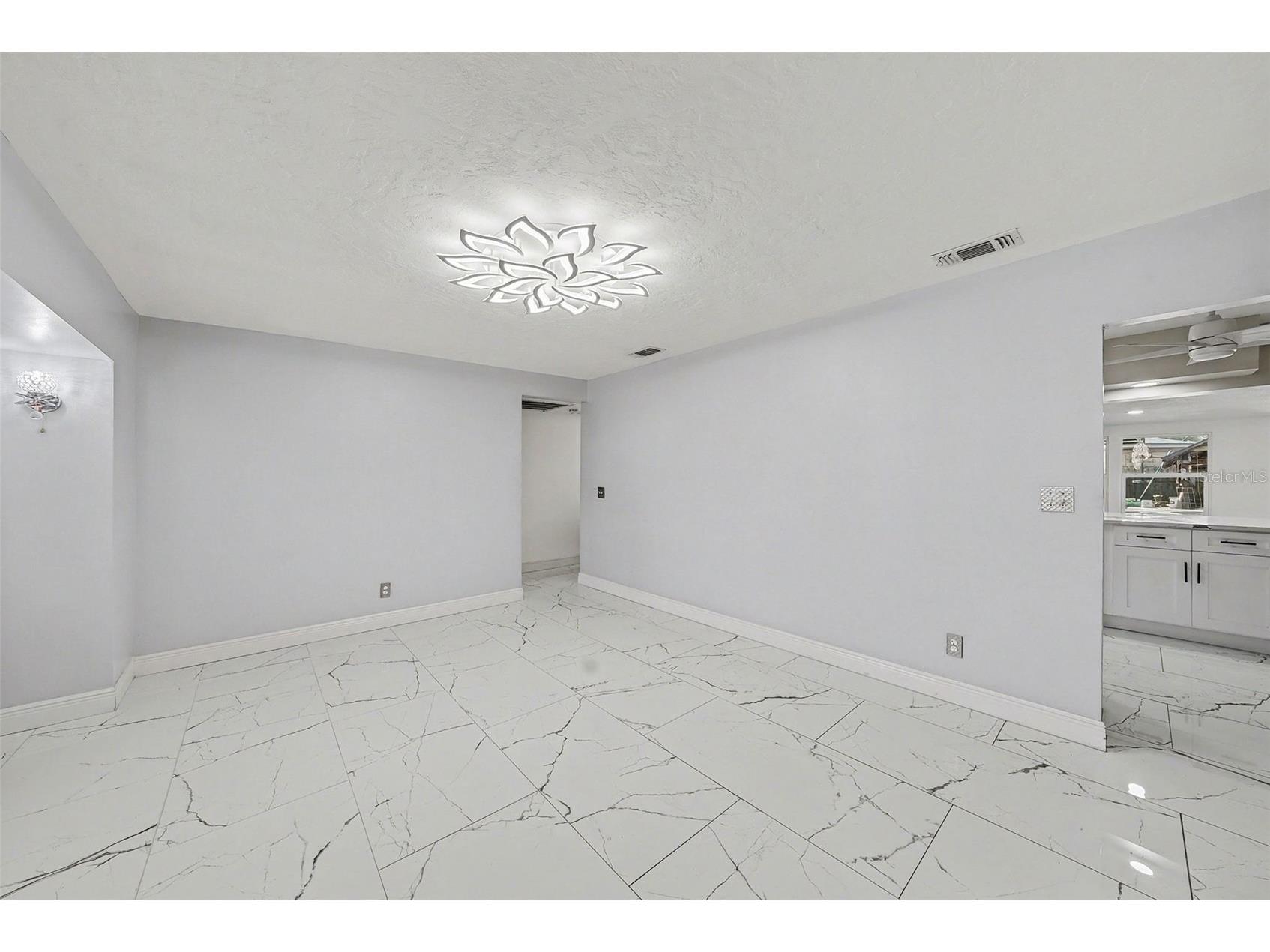 2910 W Burke Street Tampa FL 33614 TB8467672 image5