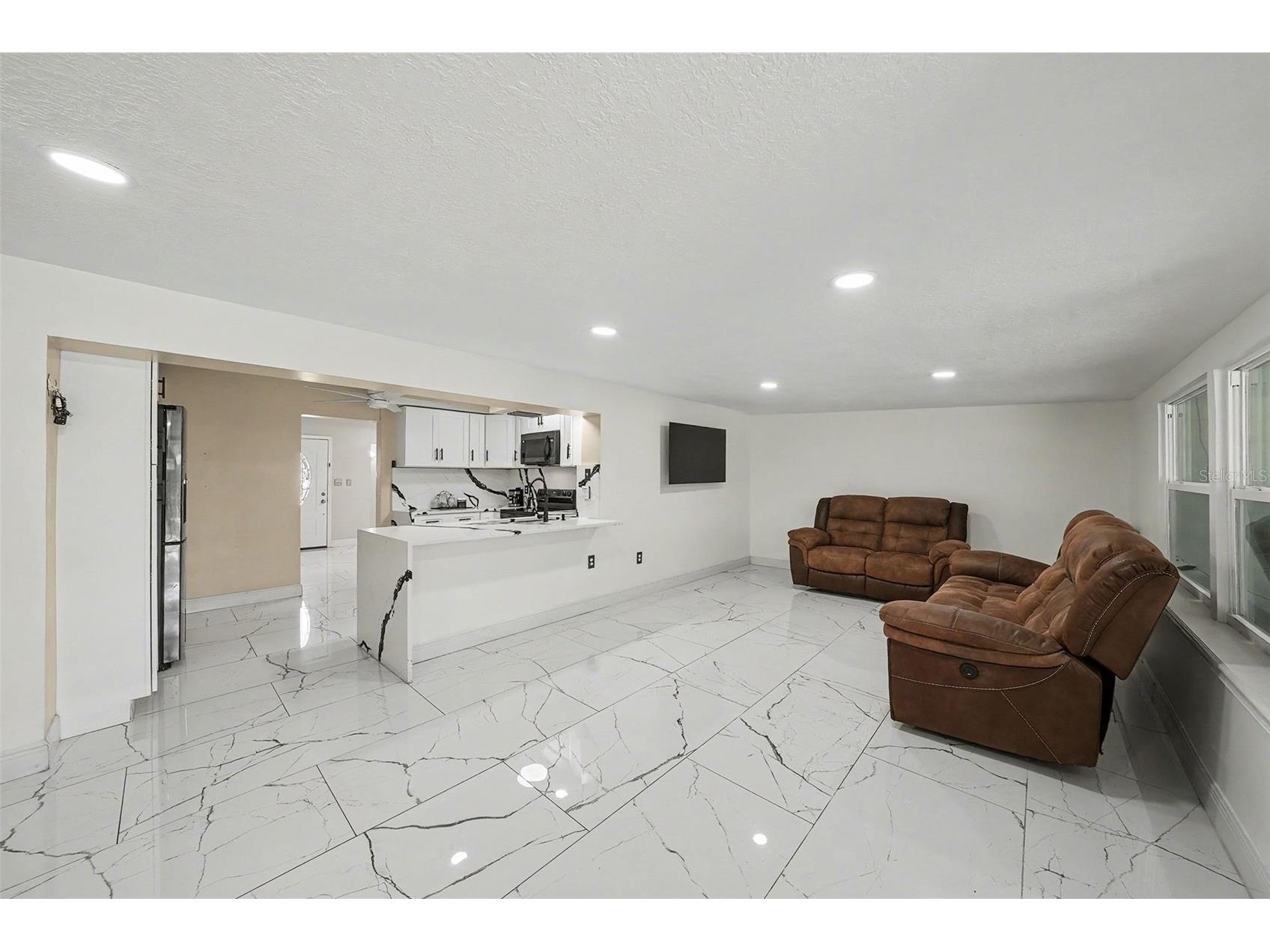 2910 W Burke Street Tampa FL 33614 TB8467672 image6