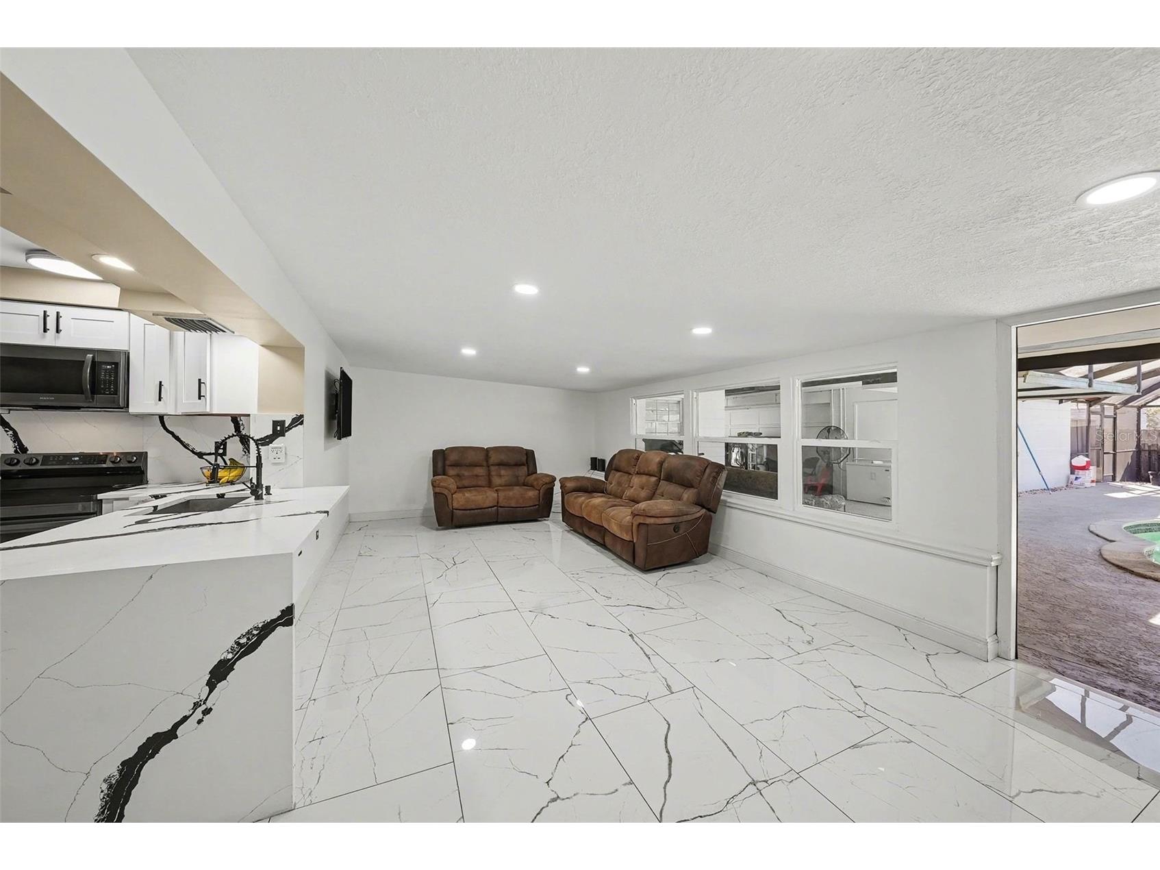 2910 W Burke Street Tampa FL 33614 TB8467672 image8