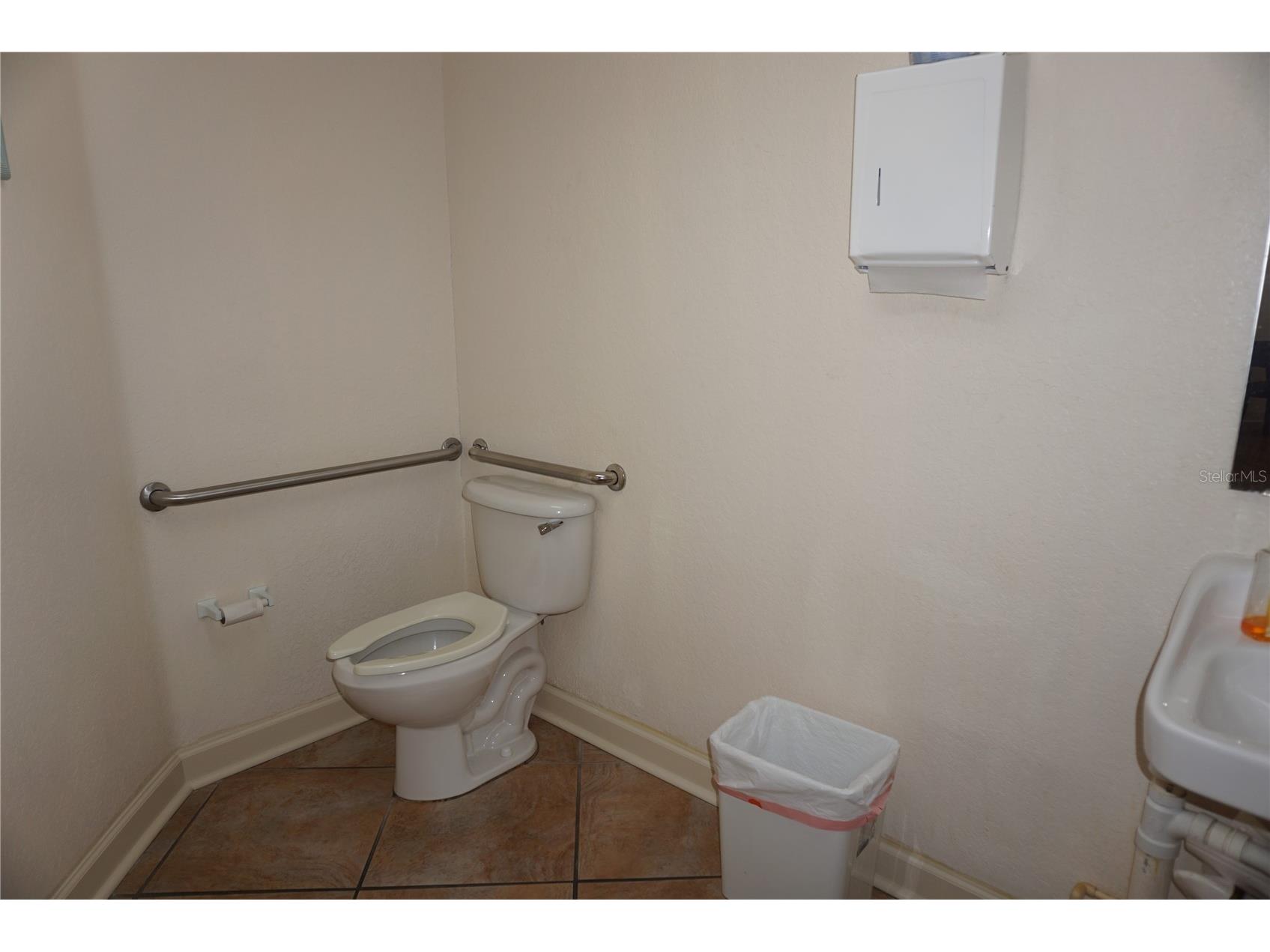 2910 & 2912 W Waters Avenue Tampa FL 33614 TB8502521 image10