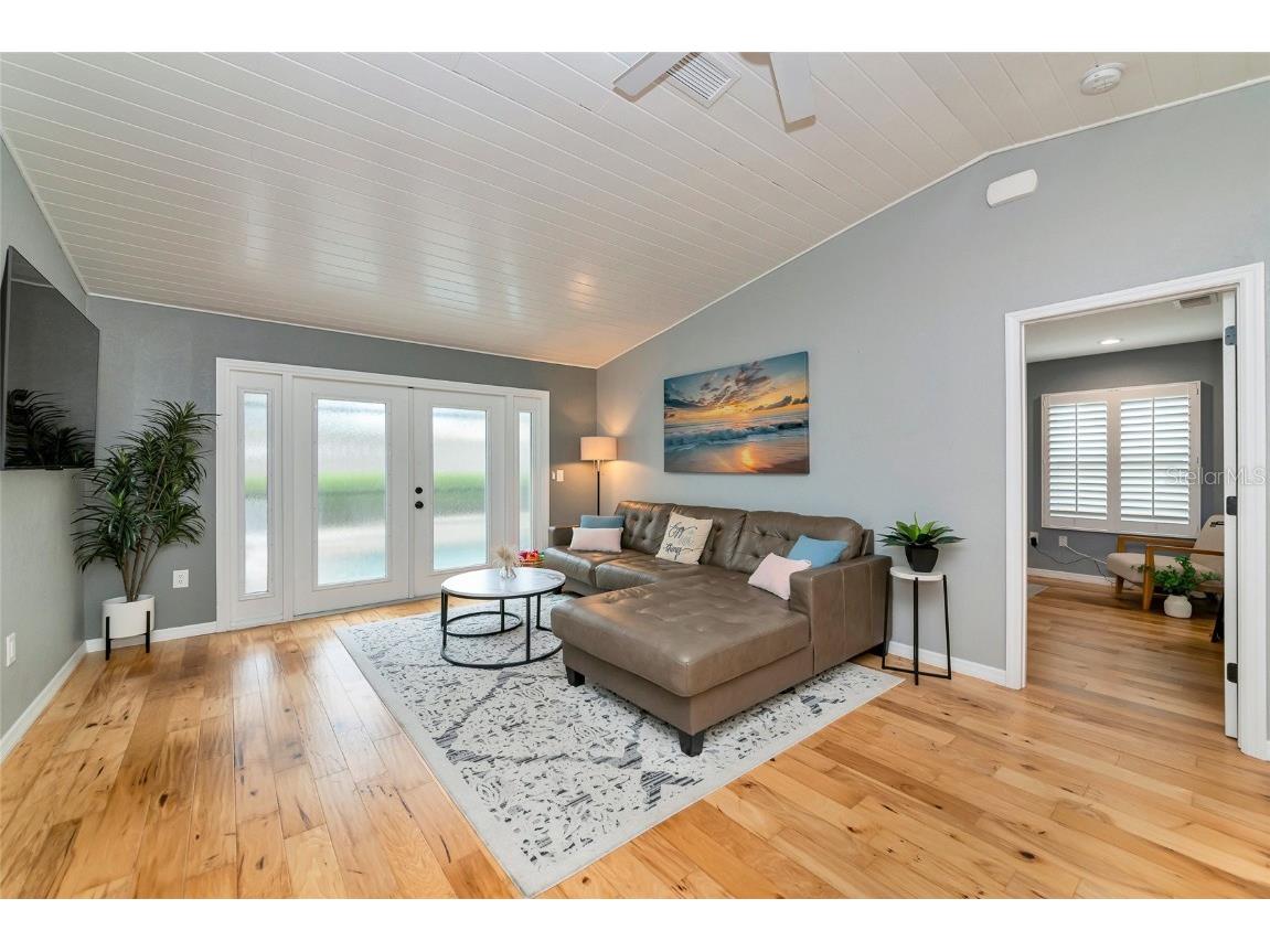 2910 Woodpine Court Sarasota FL 34231 A4665813 image14