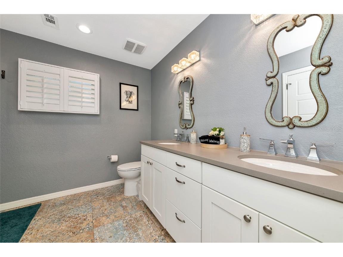 2910 Woodpine Court Sarasota FL 34231 A4665813 image22