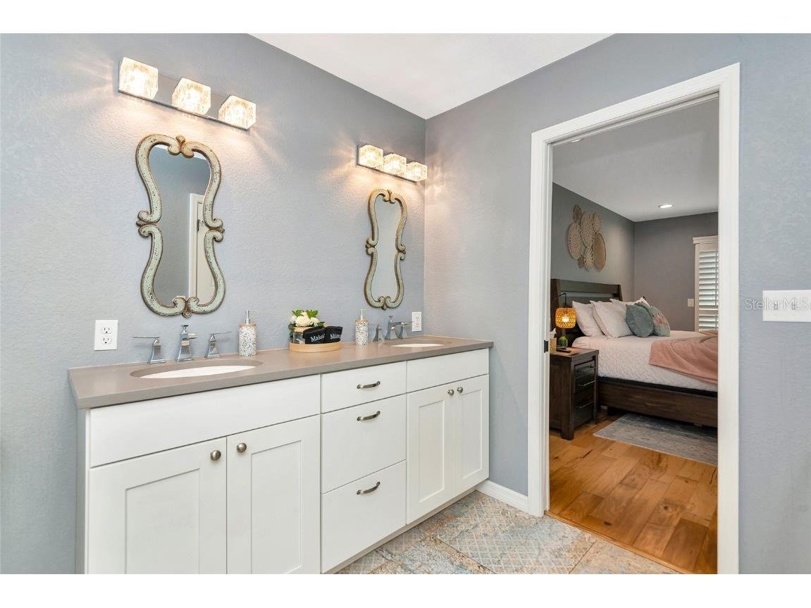 2910 Woodpine Court Sarasota FL 34231 A4665813 image23