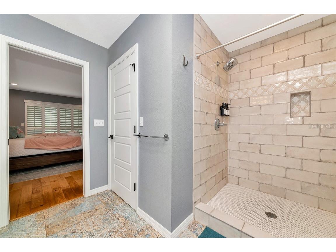 2910 Woodpine Court Sarasota FL 34231 A4665813 image24