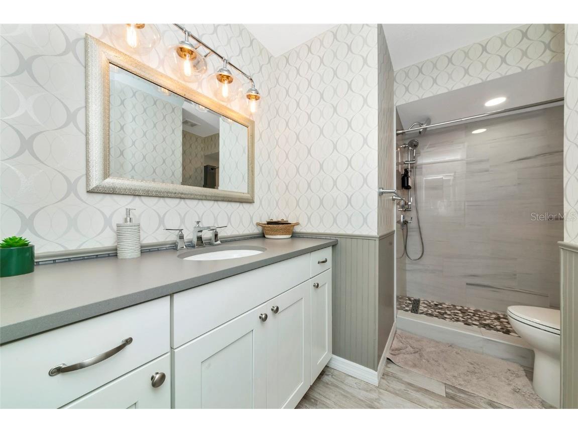 2910 Woodpine Court Sarasota FL 34231 A4665813 image28