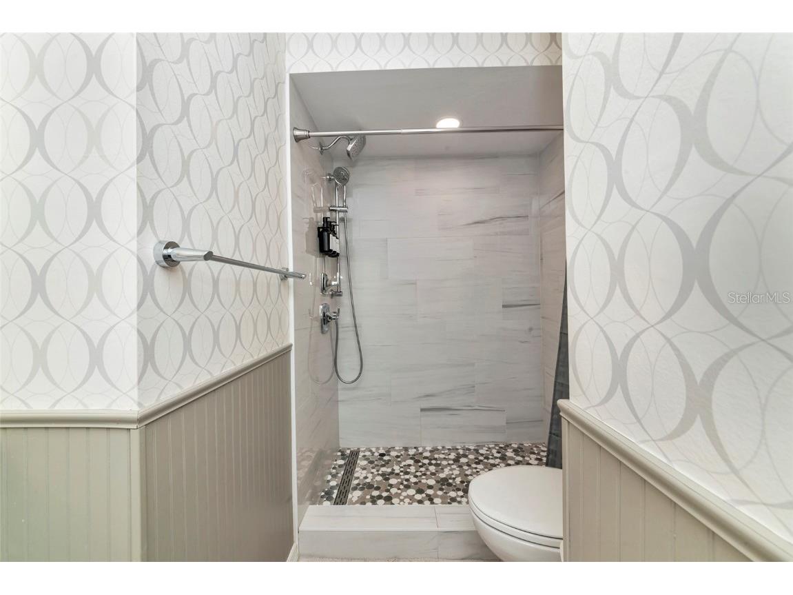 2910 Woodpine Court Sarasota FL 34231 A4665813 image29