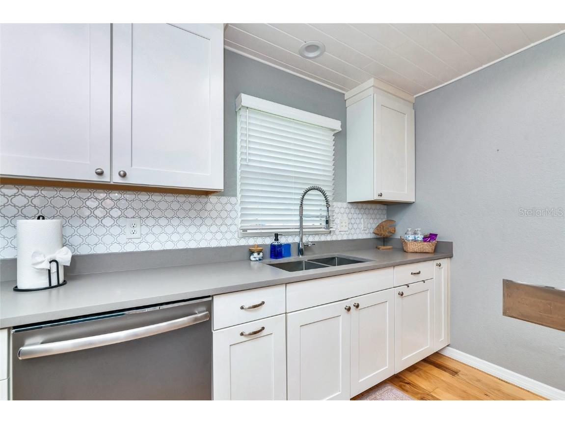 2910 Woodpine Court Sarasota FL 34231 A4665813 image7