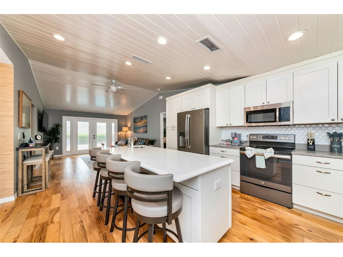 2910 Woodpine Court Sarasota FL 34231 A4665813 image9