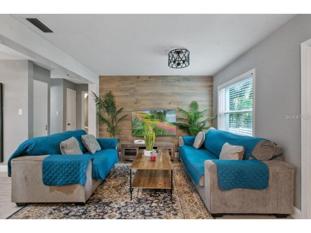 2911 E 97th Avenue Tampa FL 33612 TB8512758 image5