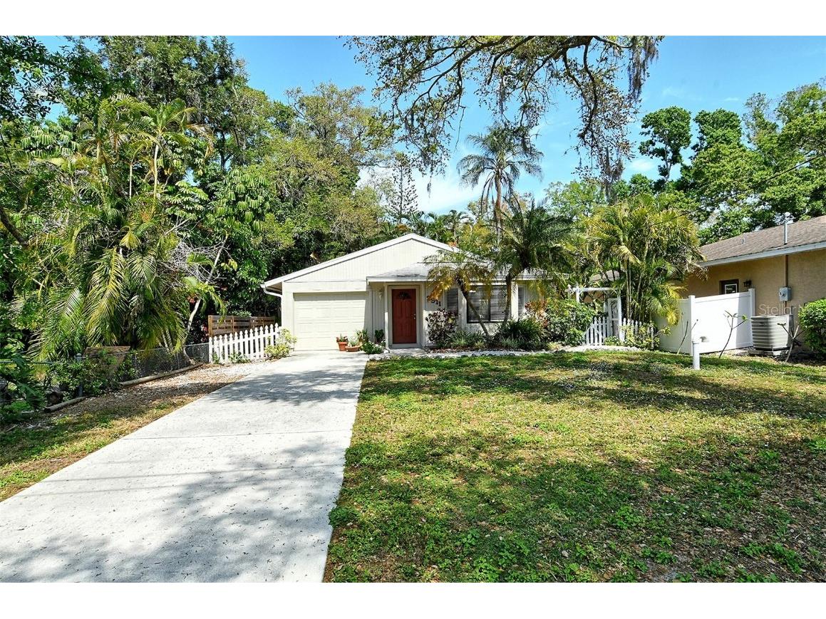2911 Edgewood Lane Sarasota FL 34231 D6135578 image1