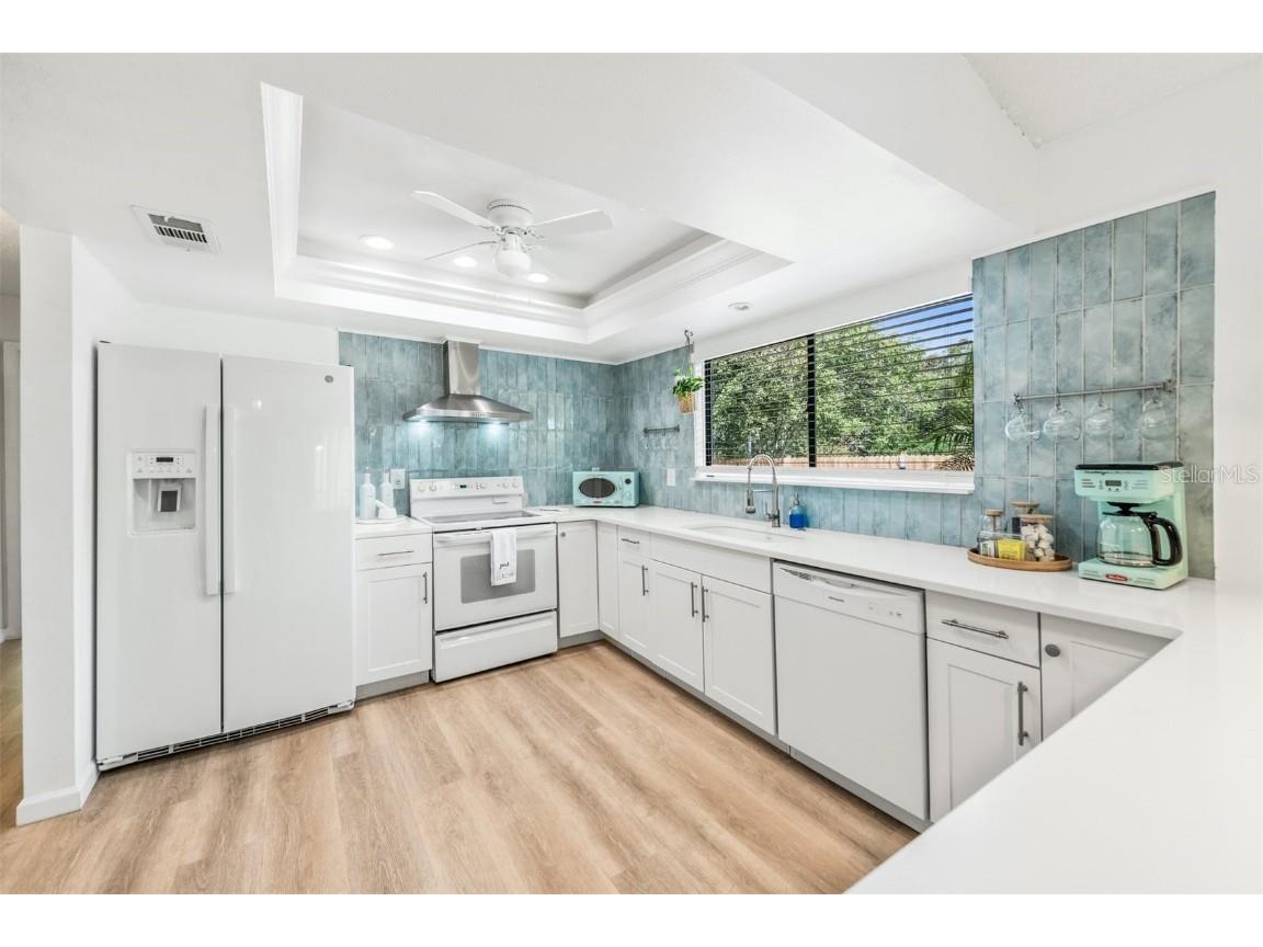 2911 Woodpine Court Sarasota FL 34231 W7881796 image11