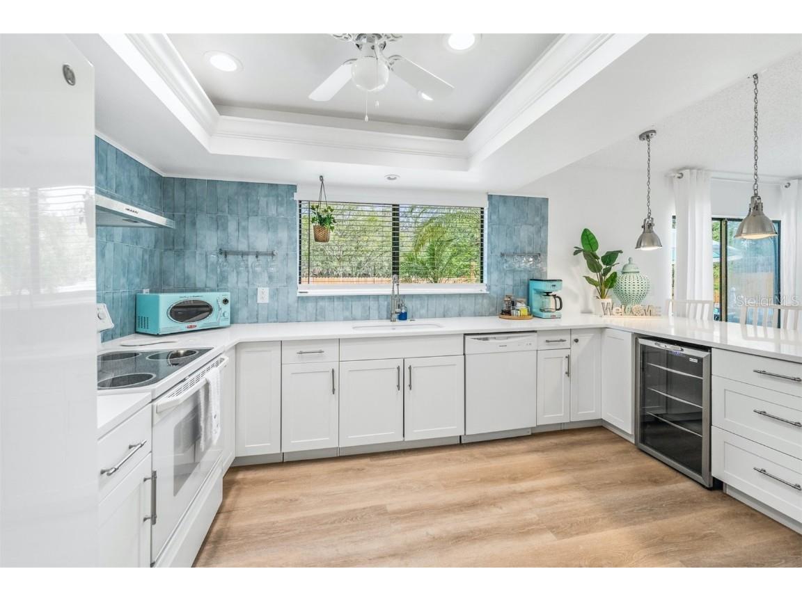 2911 Woodpine Court Sarasota FL 34231 W7881796 image12