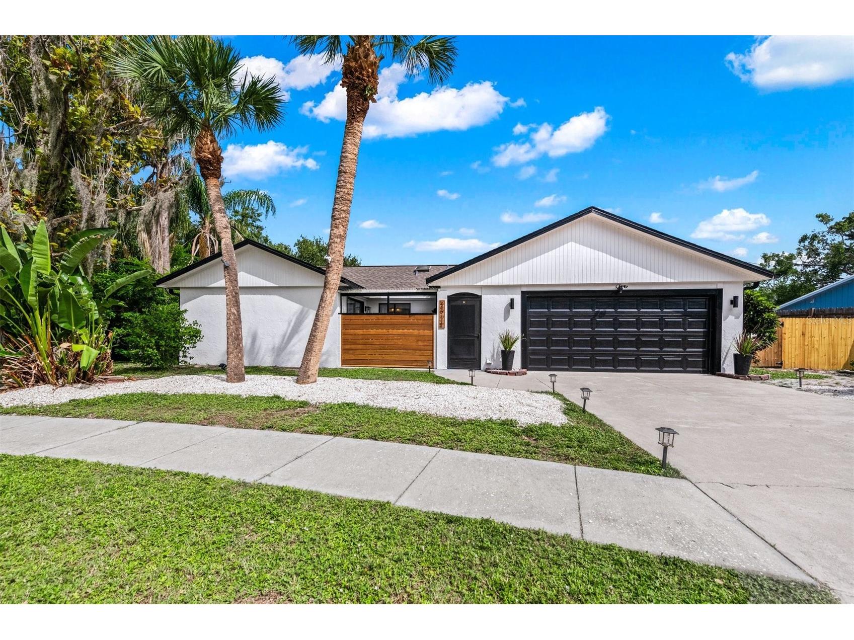 2911 Woodpine Court Sarasota FL 34231 W7886784 image1