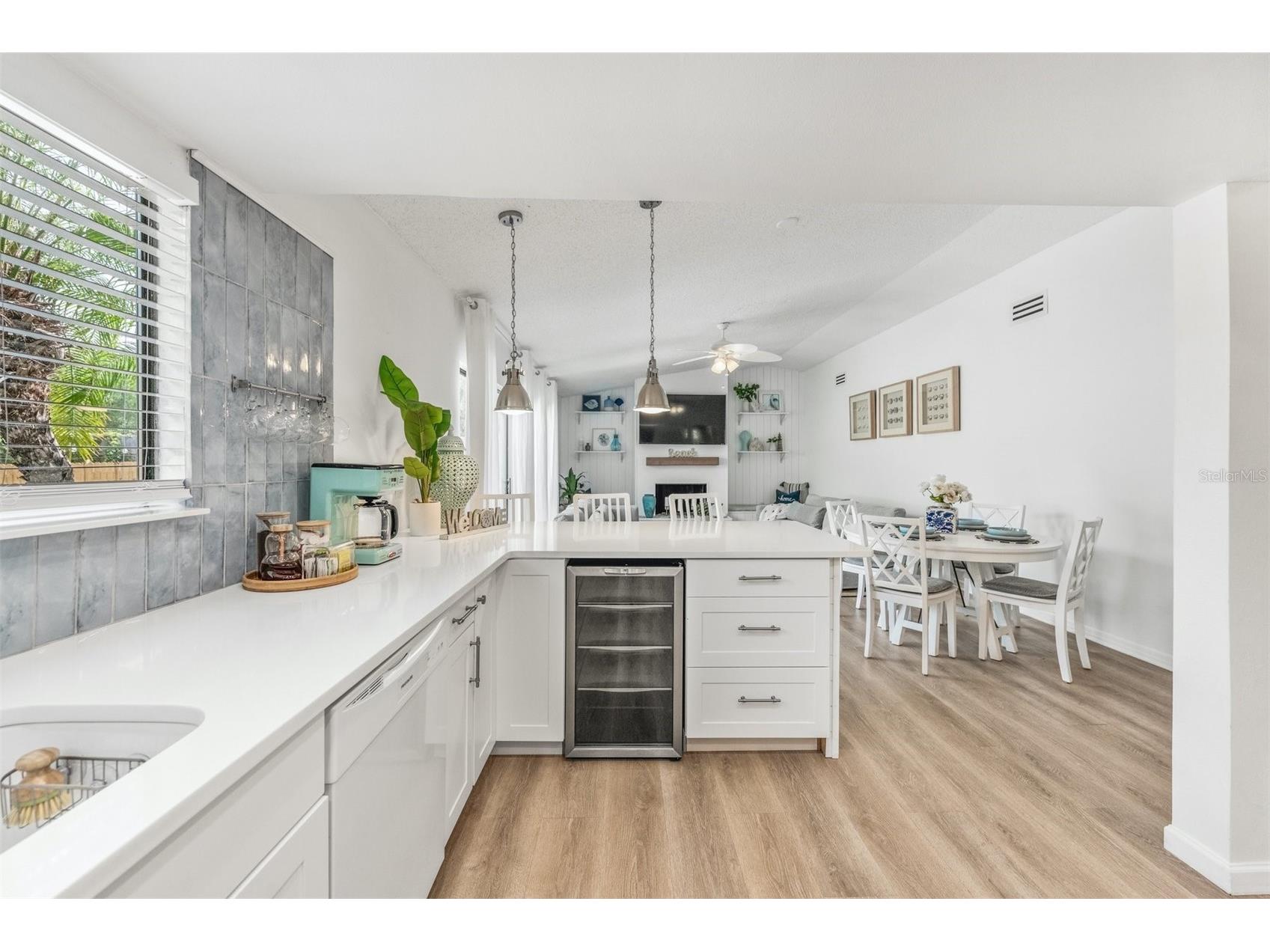 2911 Woodpine Court Sarasota FL 34231 W7886784 image14