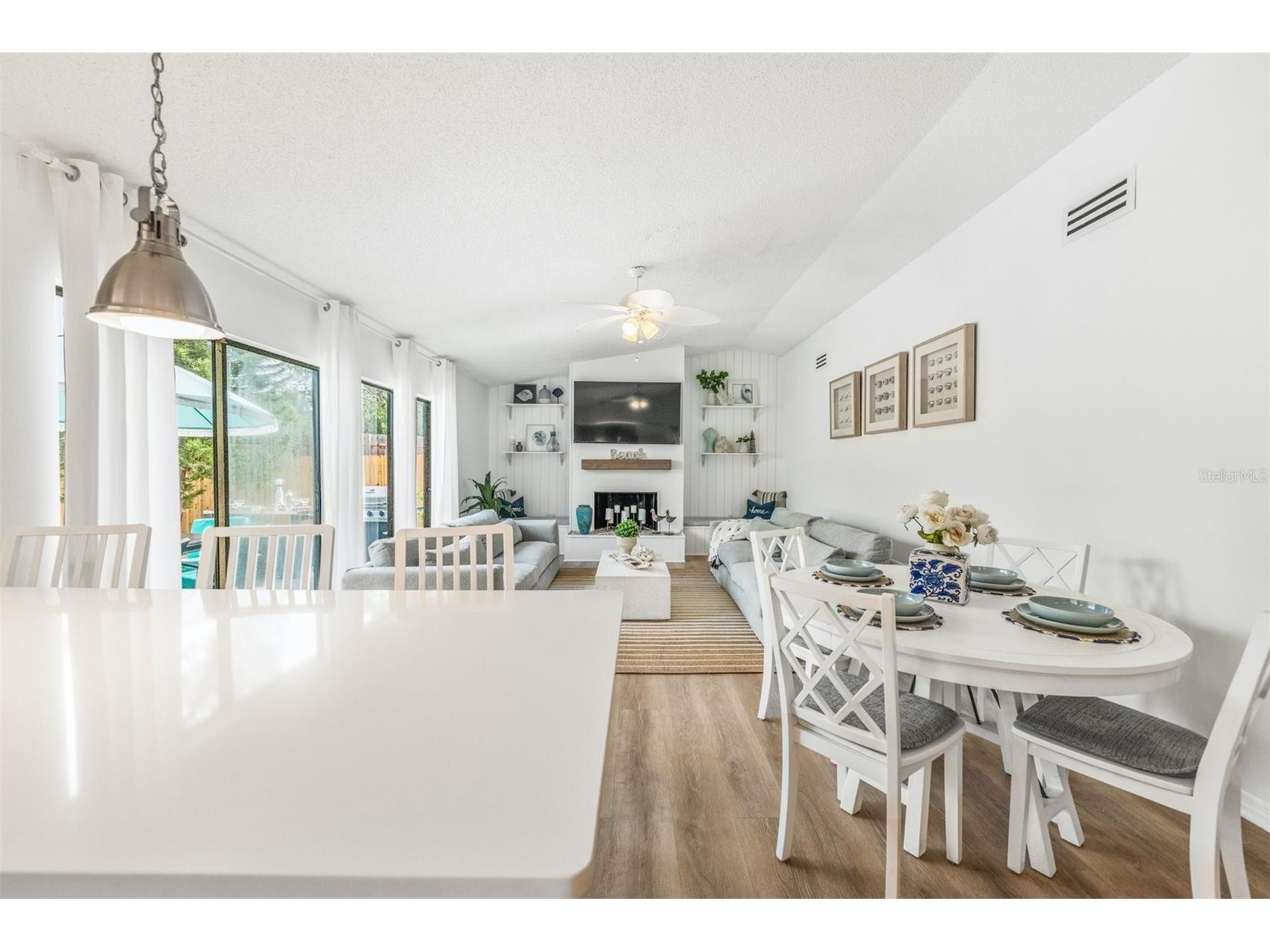 2911 Woodpine Court Sarasota FL 34231 W7886784 image15