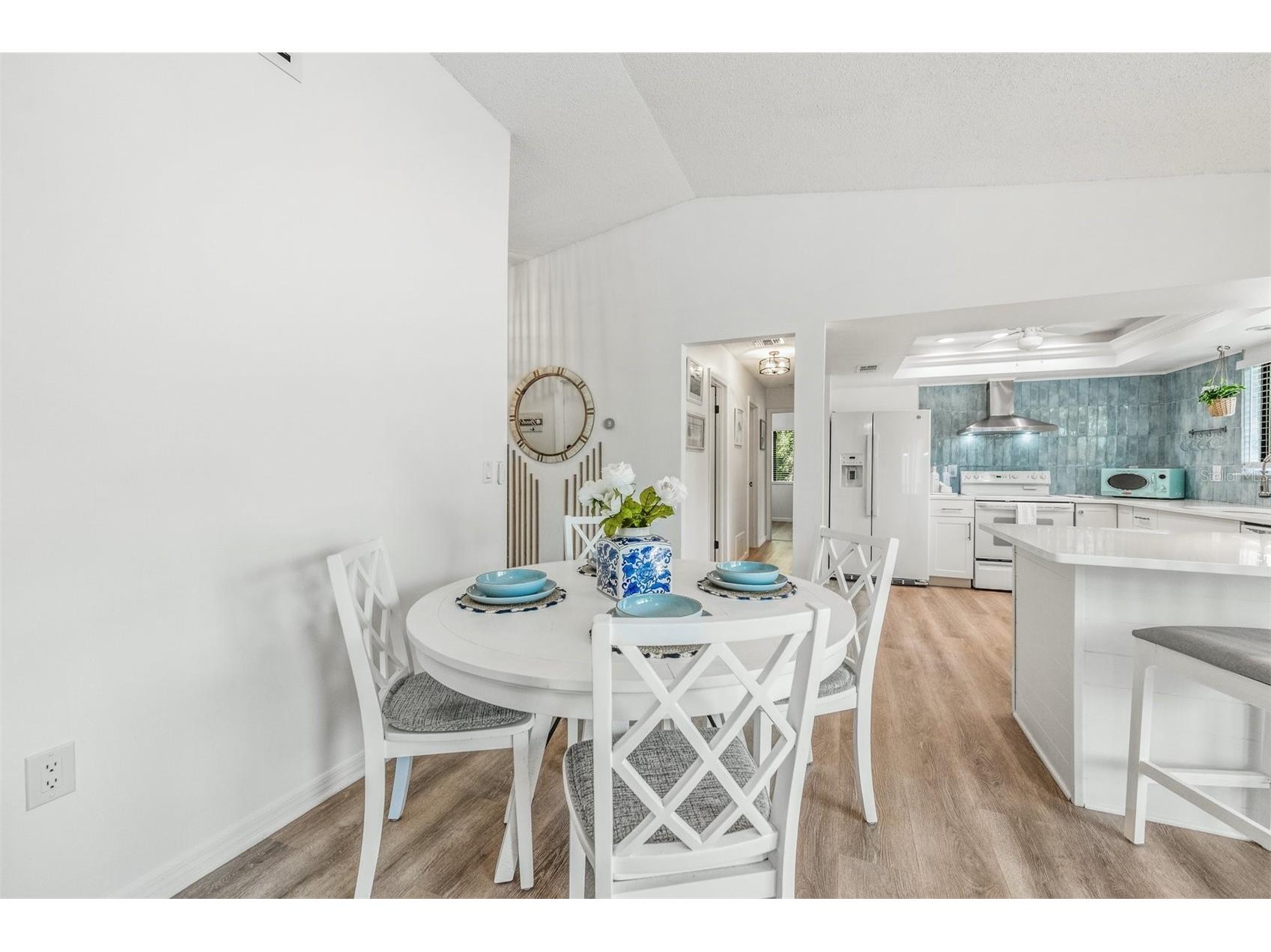 2911 Woodpine Court Sarasota FL 34231 W7886784 image16