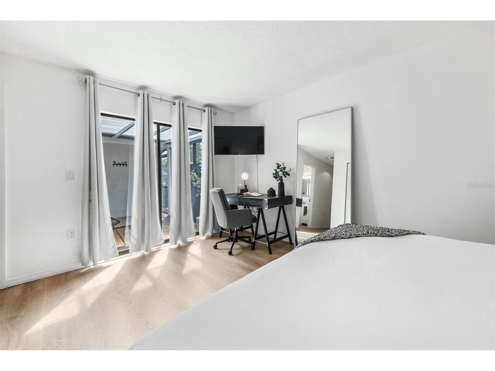 2911 Woodpine Court Sarasota FL 34231 W7886784 image25