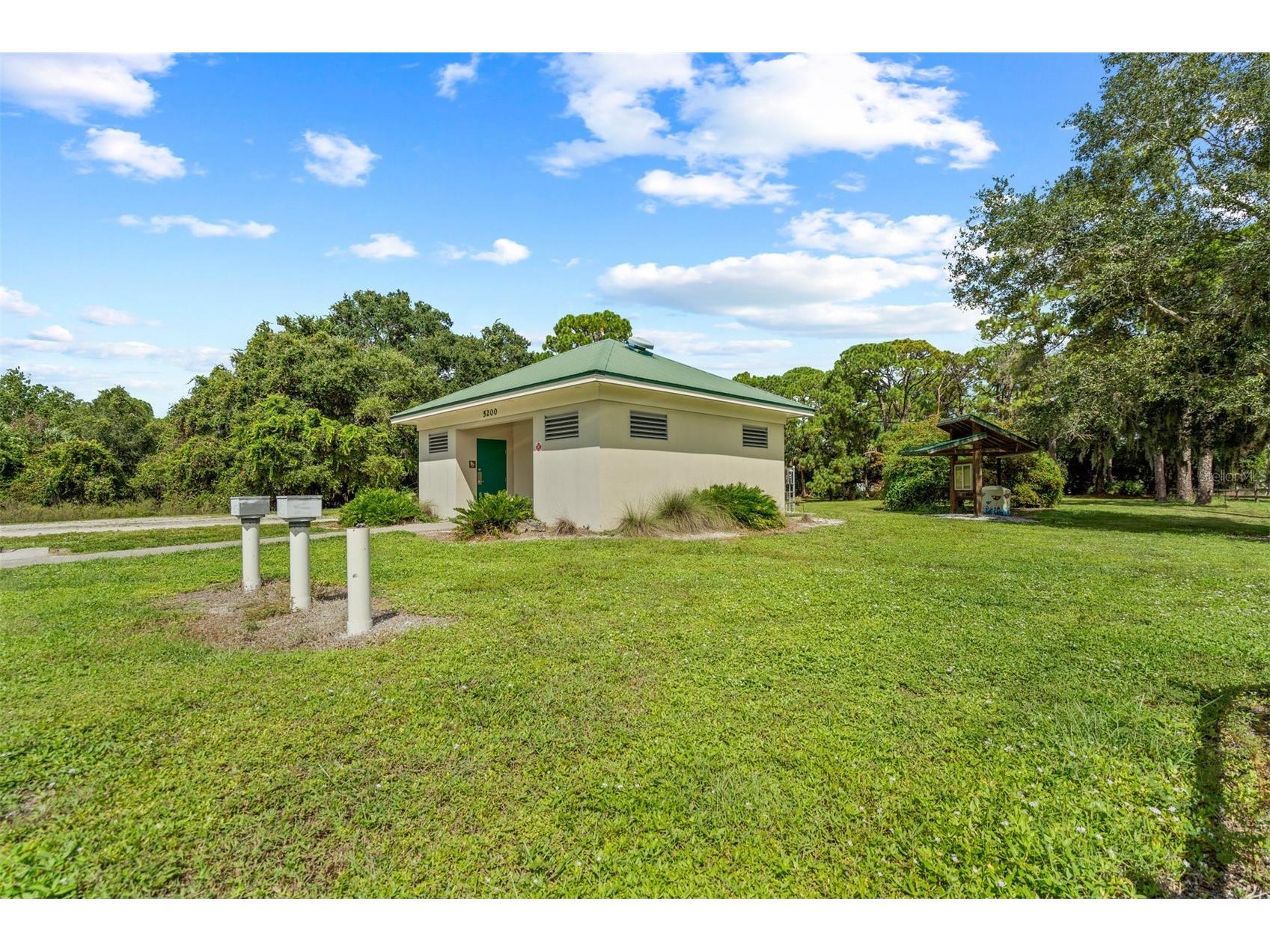 2911 Woodpine Court Sarasota FL 34231 W7886784 image55
