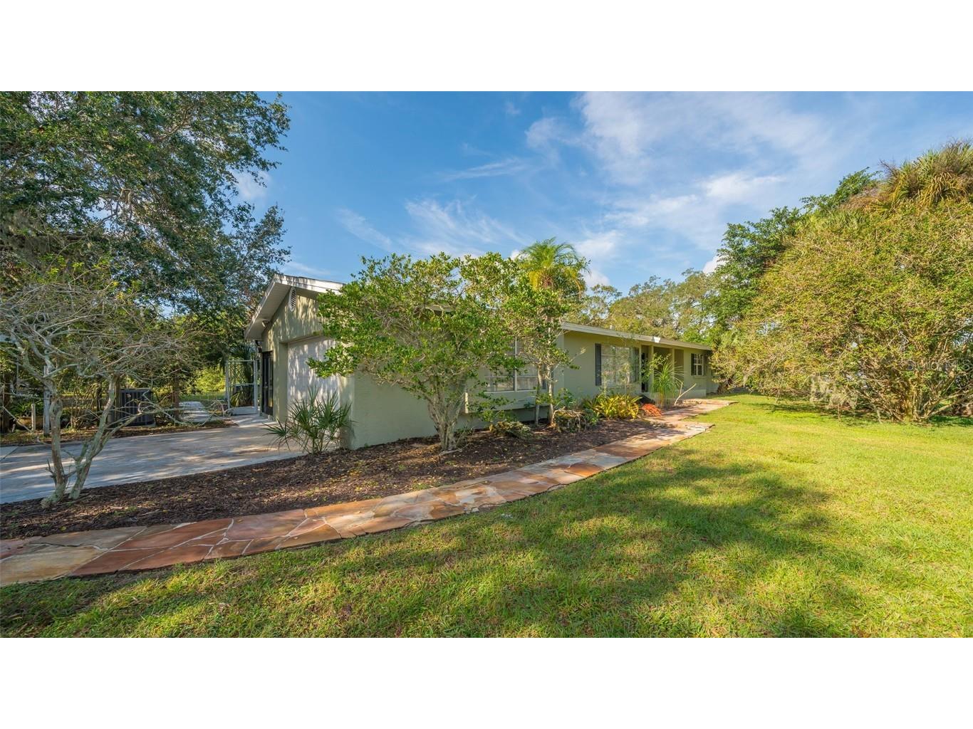 2912 E Forest Lake Drive Sarasota FL 34232 - OLD FOREST LAKES A4562539 image1
