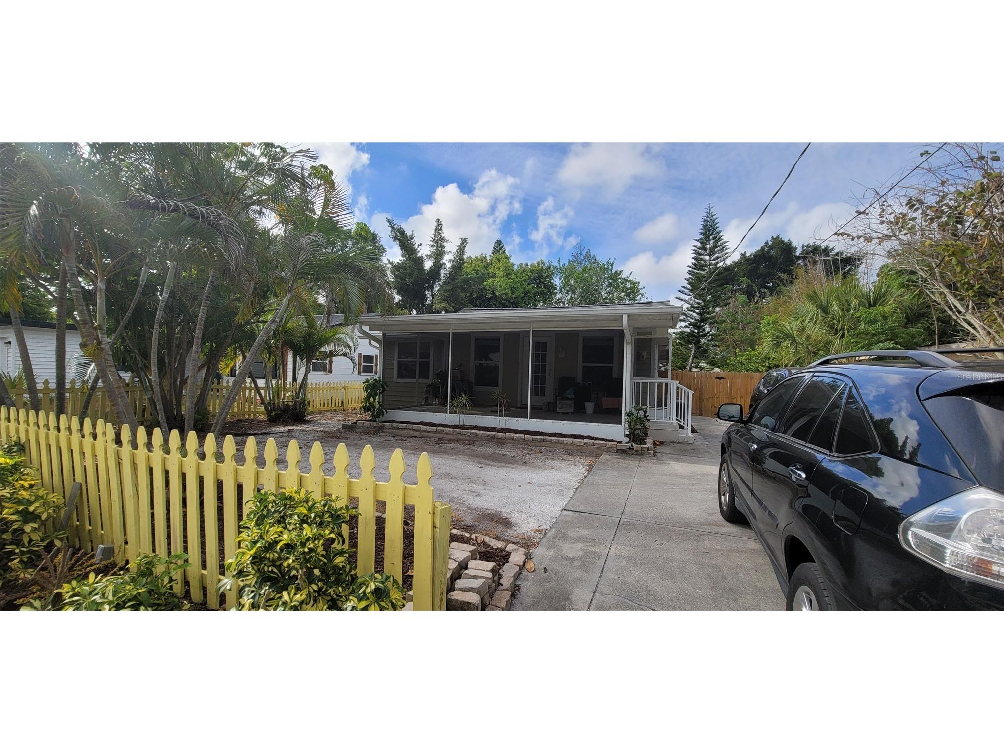 2912 Hawthorne Street Sarasota FL 34239 R4911184 image1