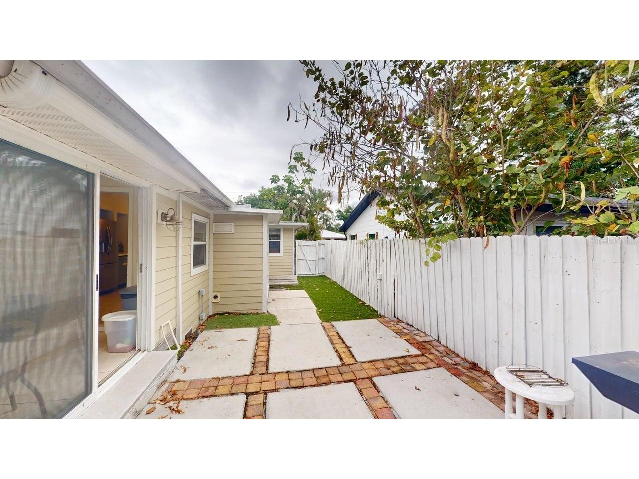 2912 Hawthorne Street Sarasota FL 34239 R4911184 image43