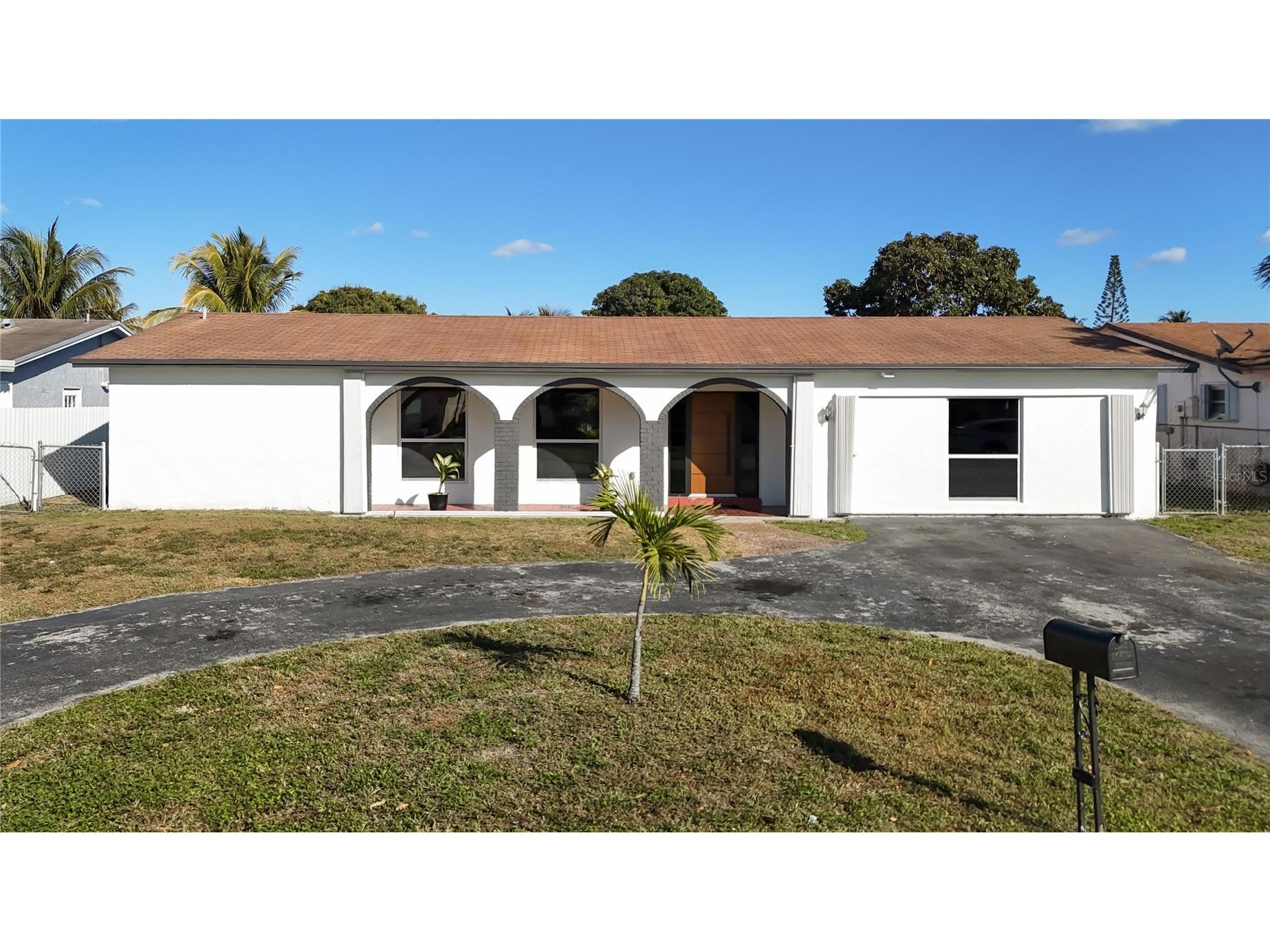2913 Dolphin Drive Miramar FL 33025 TB8474578 image1