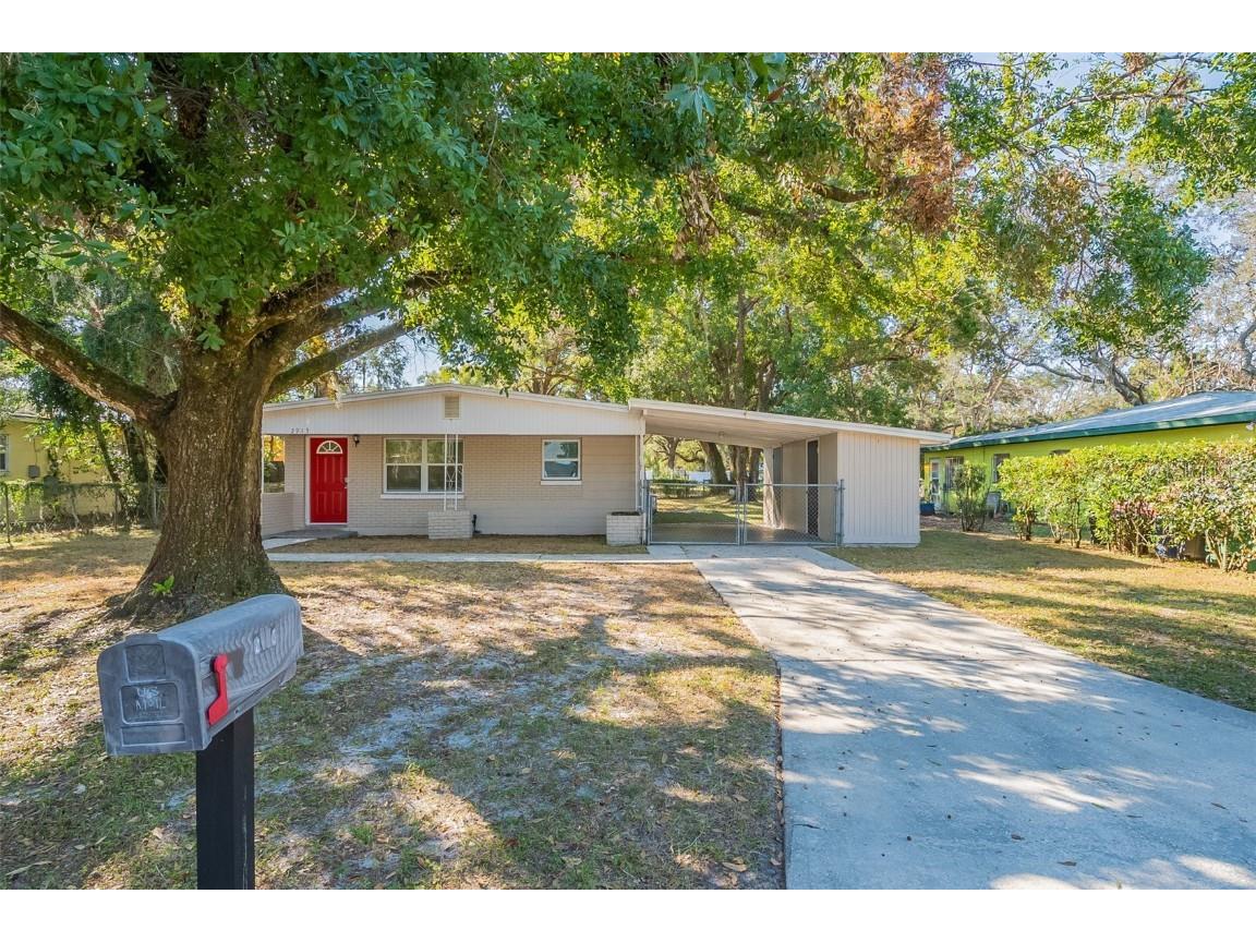2913 E Howell Street Tampa FL 33610 O6252775 image1