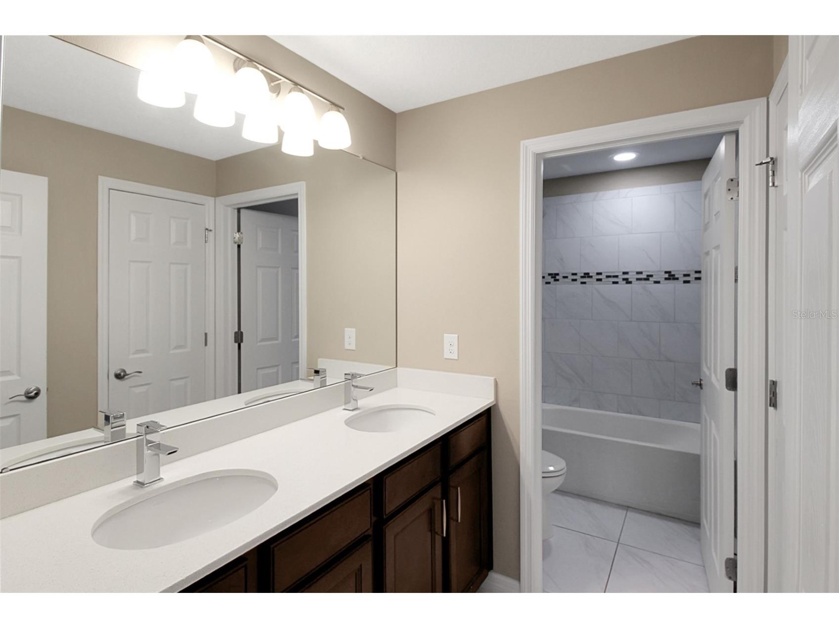 2914 Esmeralda Drive Sarasota FL 34243 A4694556 image26