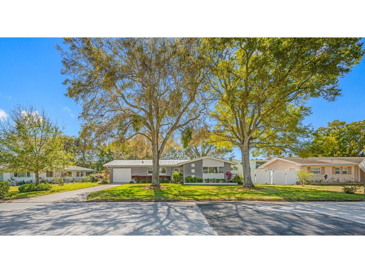 2914 Sunset Boulevard Belleair Bluffs FL 33770 U8232120 image1