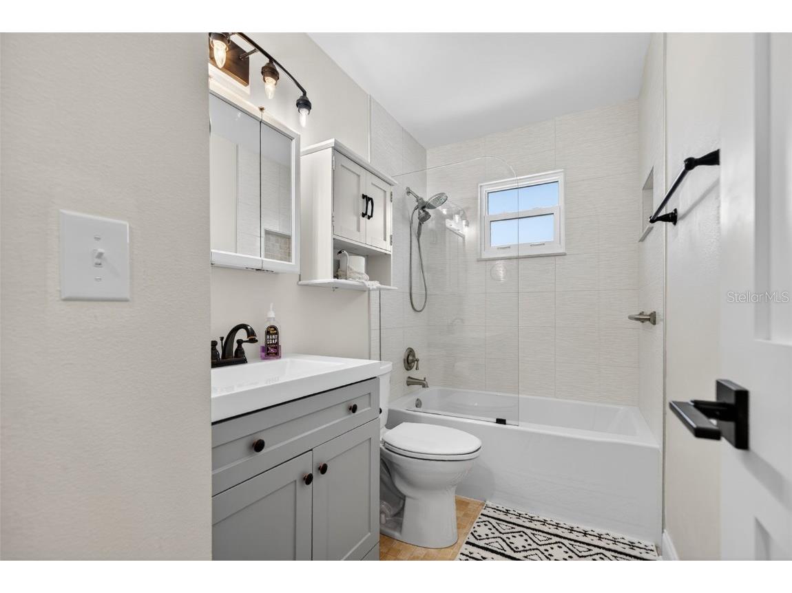 2915 Avenue C Holmes Beach FL 34217 A4668577 image24