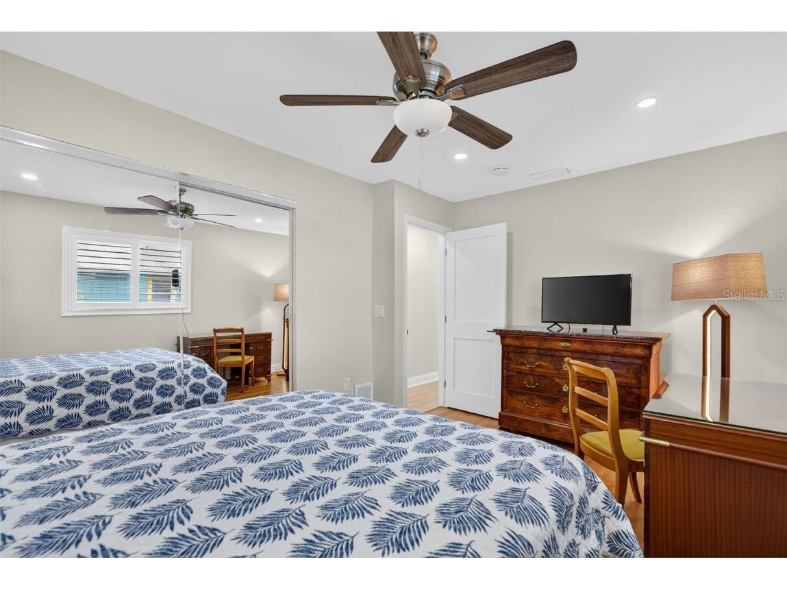 2915 Avenue C Holmes Beach FL 34217 A4668577 image31