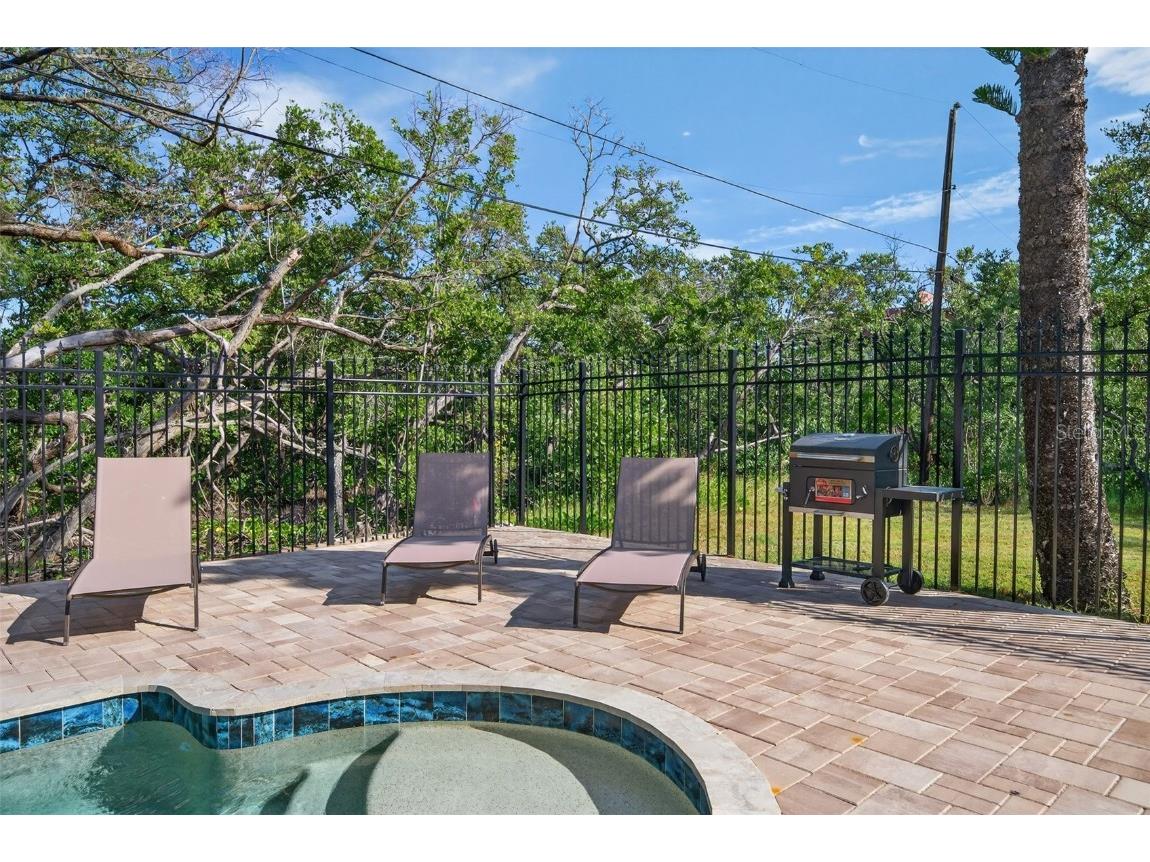 2915 Avenue C Holmes Beach FL 34217 A4668577 image45