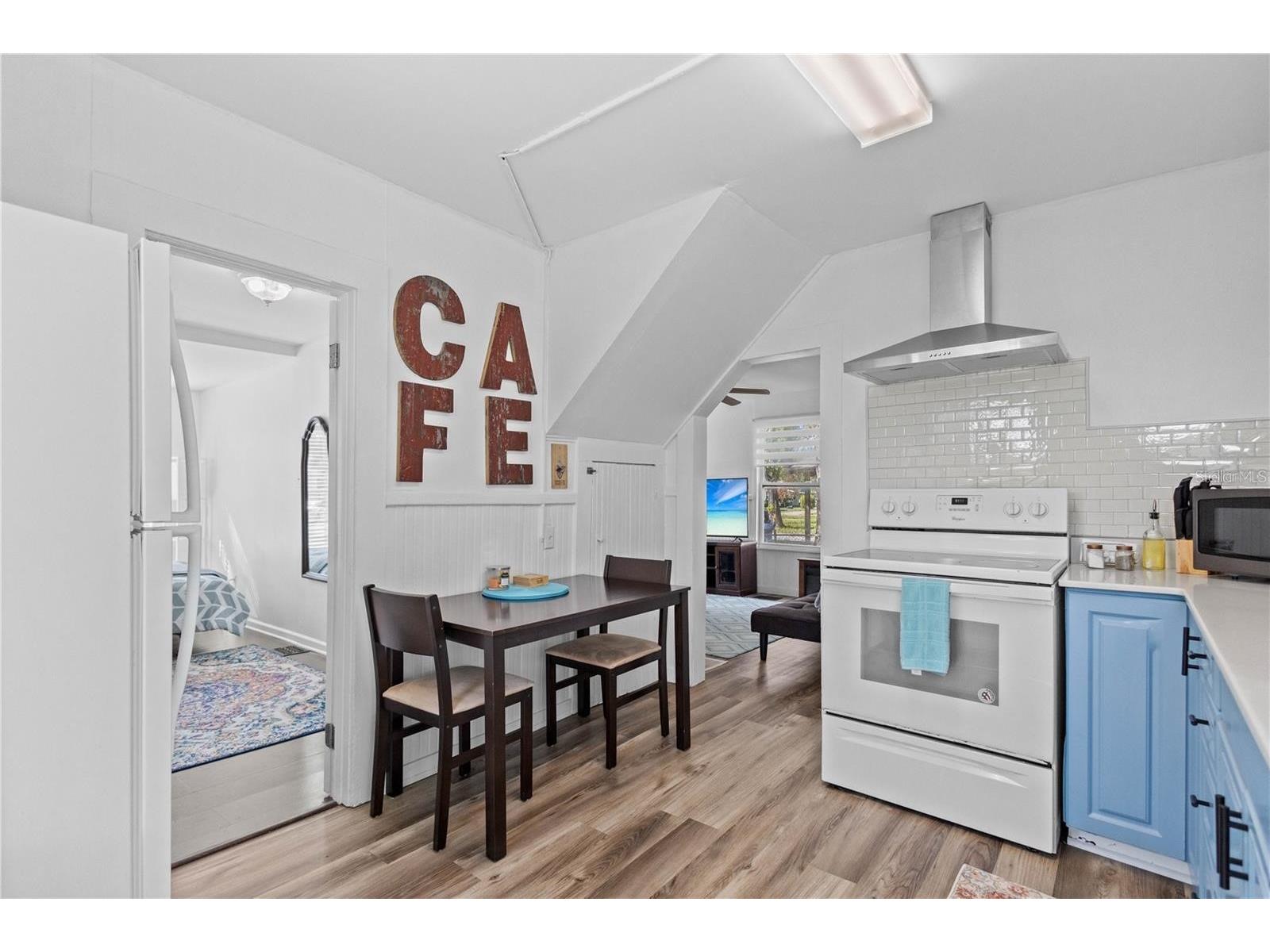 2915 Lynnhurst Street Sarasota FL 34239 A4687789 image10