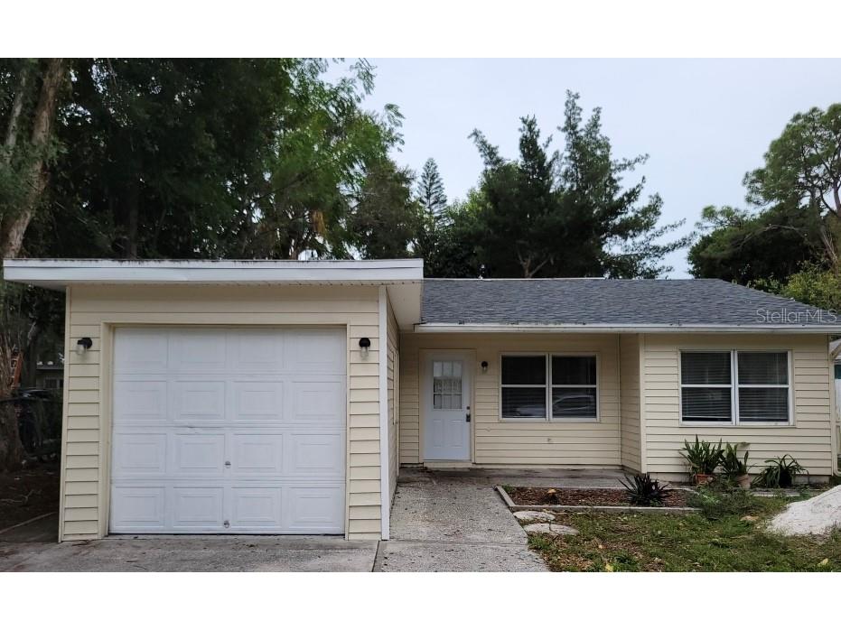 2916 Hawthorne Street Sarasota FL 34239 A4592770 image1