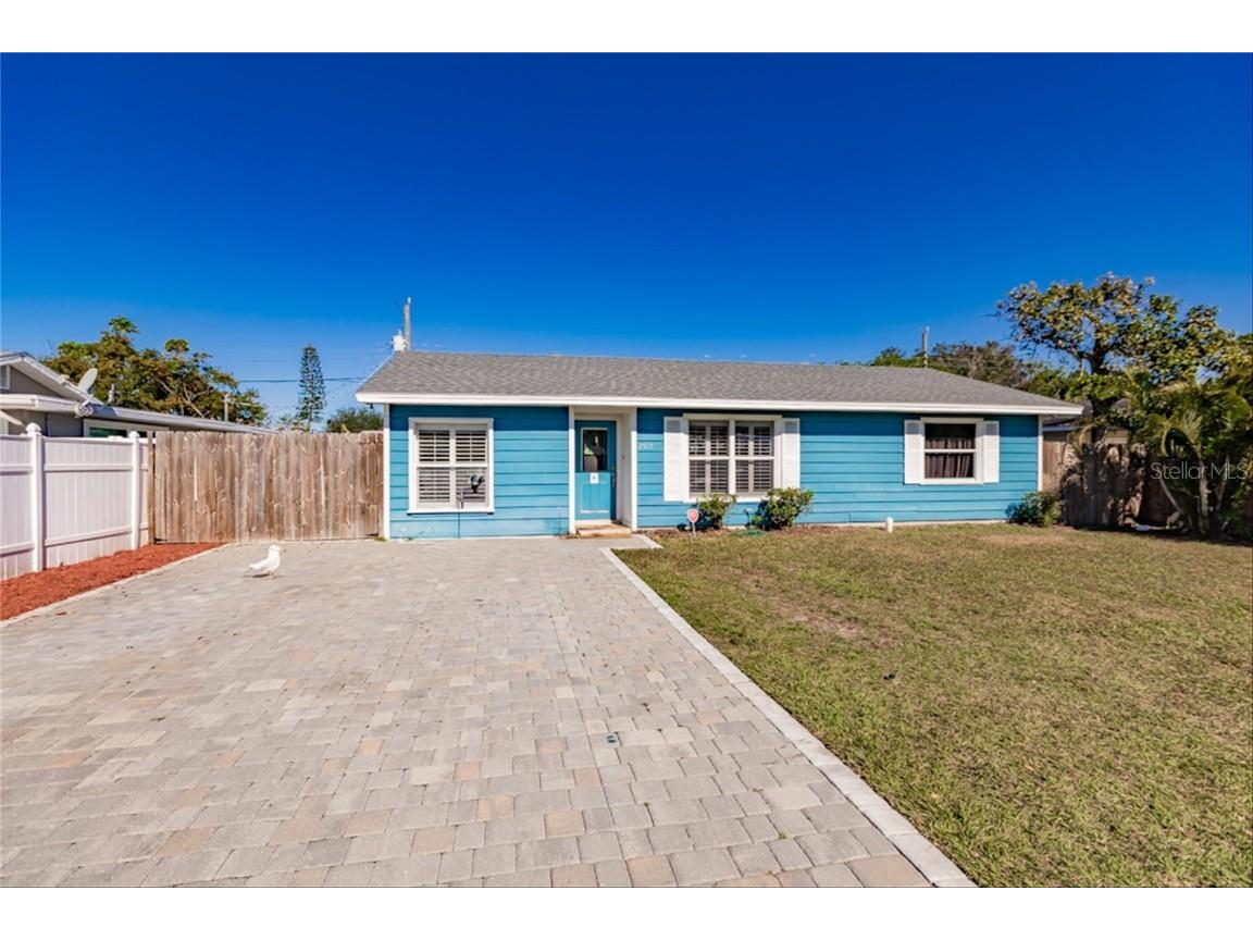 2917 Oak Street Sarasota FL 34237 A4631681 image1