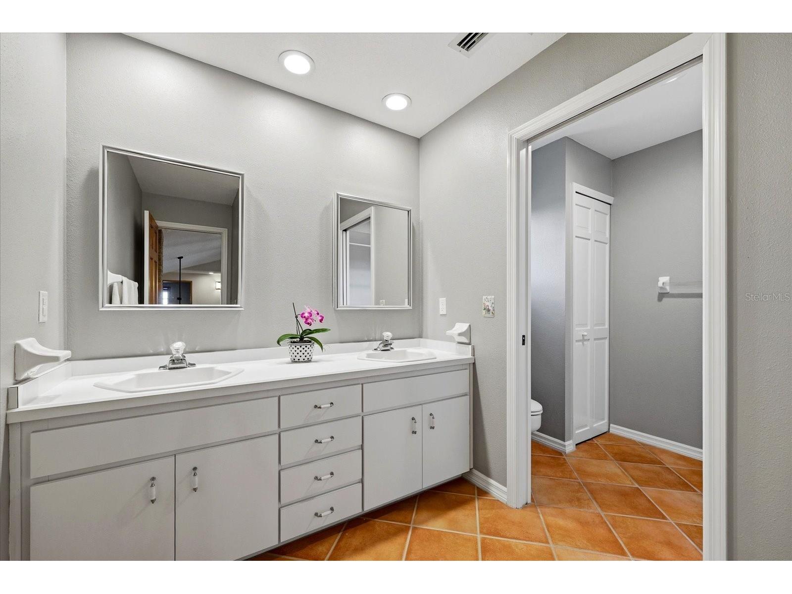 2917 Sandpiper Place Clearwater FL 33762 TB8521322 image18