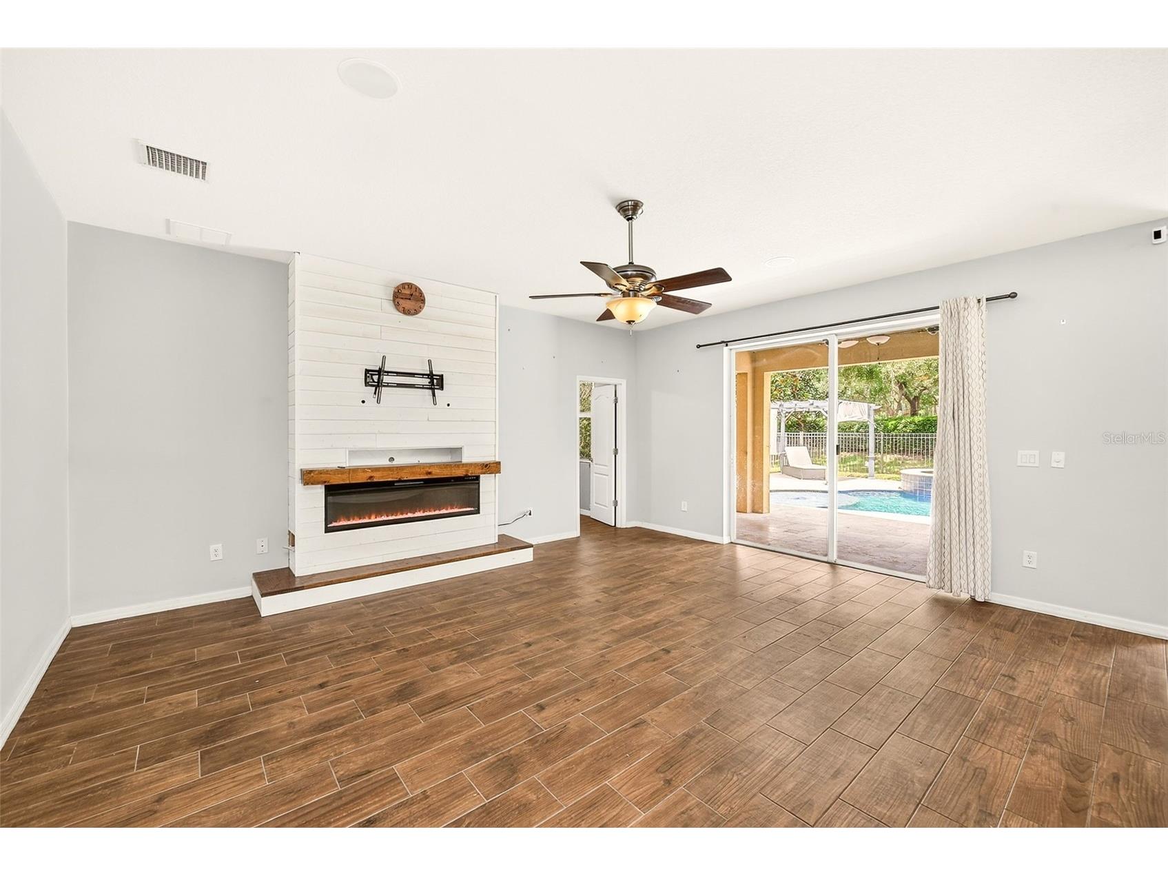 2917 Winglewood Circle Lutz FL 33558 TB8527338 image5