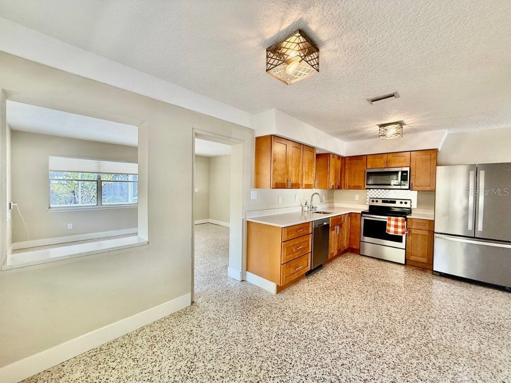 2918 10th Avenue N Saint Petersburg FL 33713 TB8451543 image12
