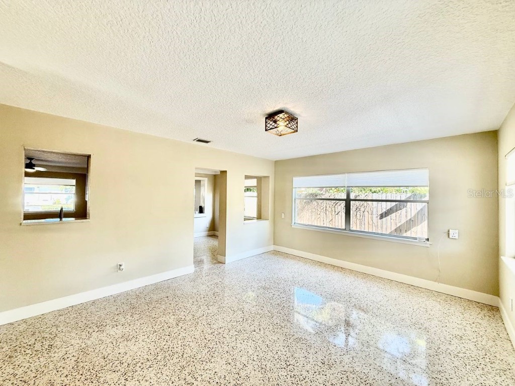 2918 10th Avenue N Saint Petersburg FL 33713 TB8451543 image18