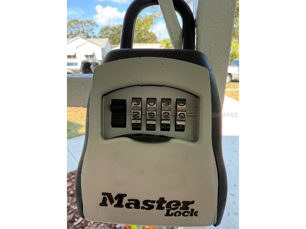 2918 10th Avenue N Saint Petersburg FL 33713 TB8451543 image40